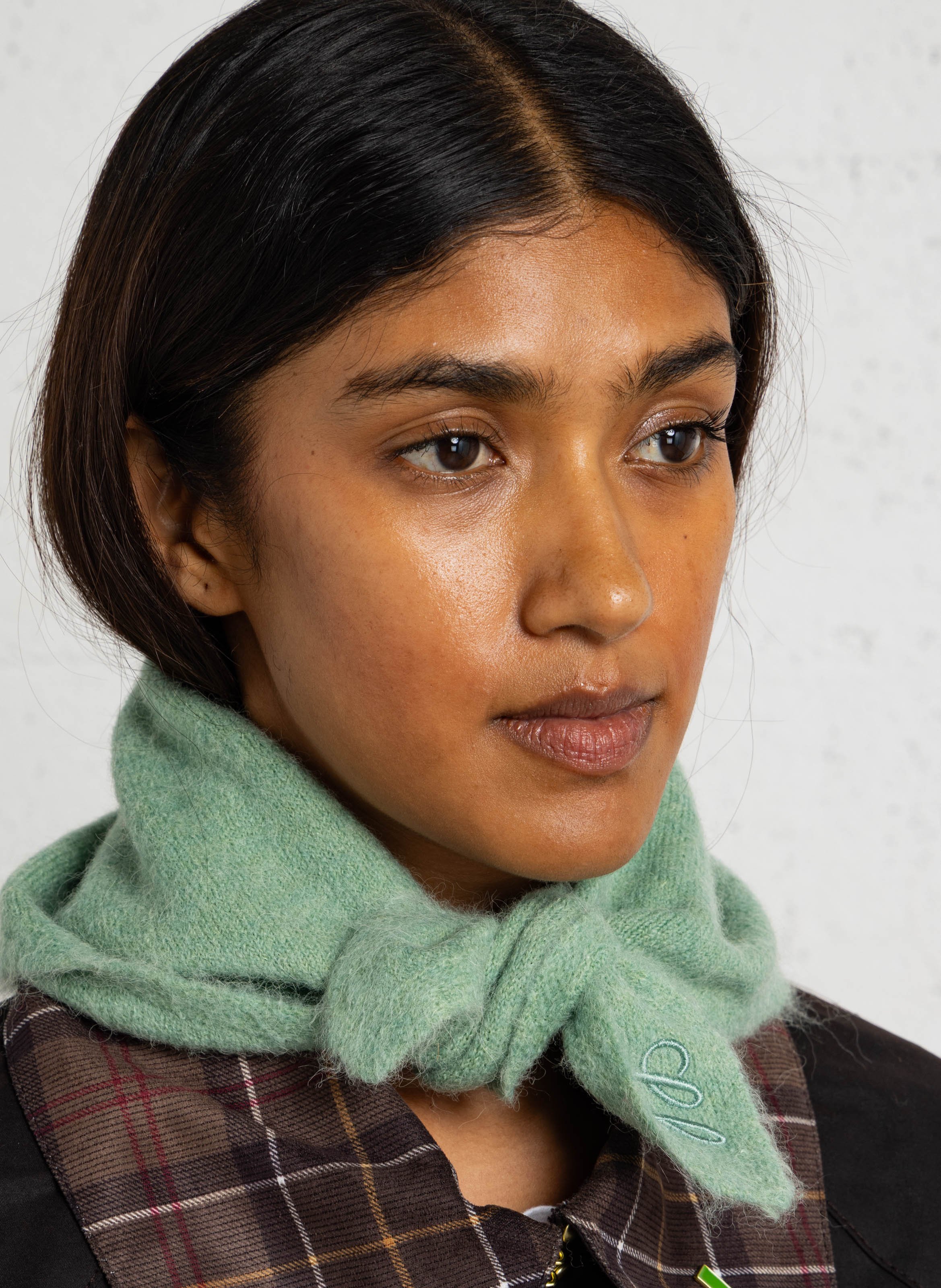 Echarpe triangle en maille LEON & HARPER Jaune