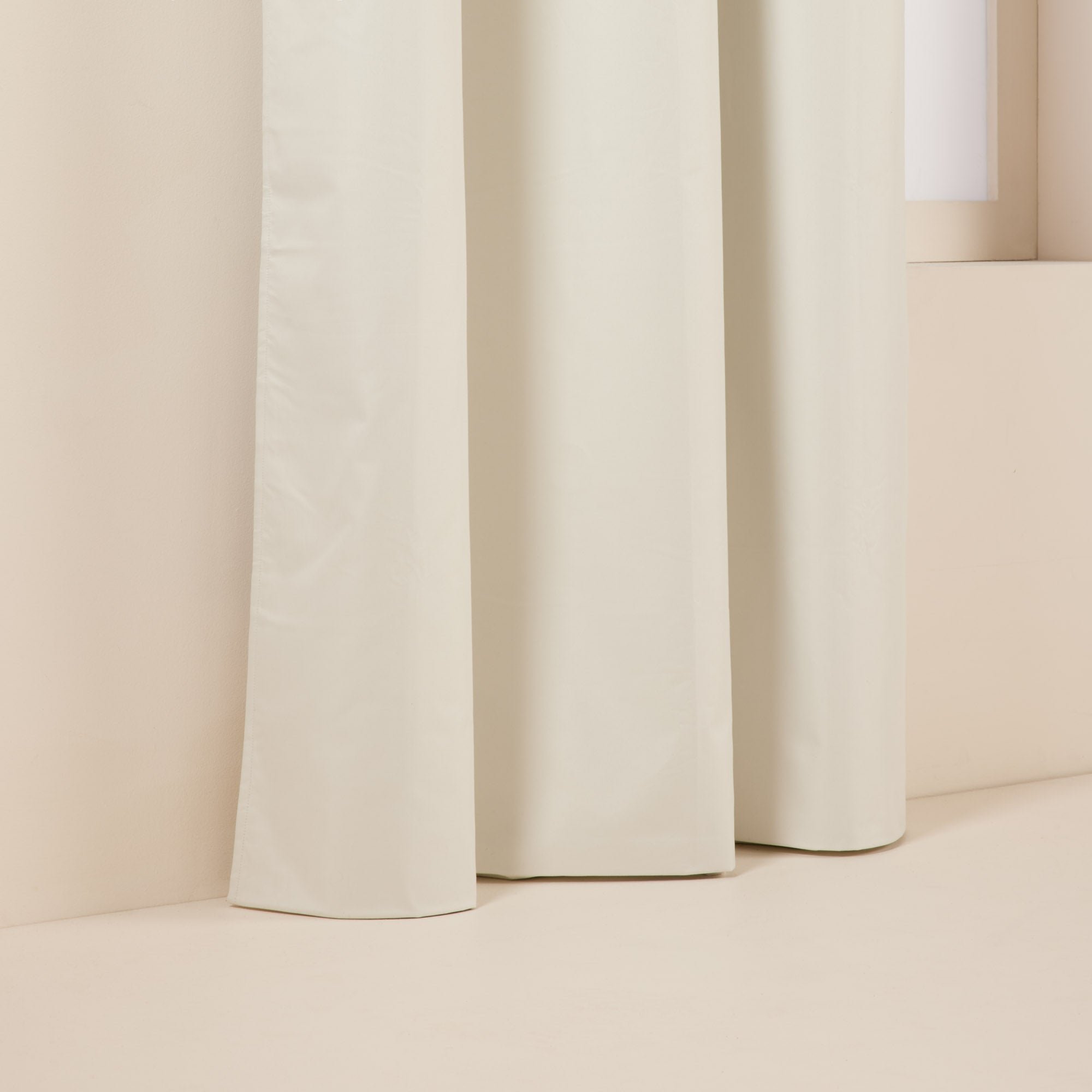 Black-out curtain with eyelets MADURA White