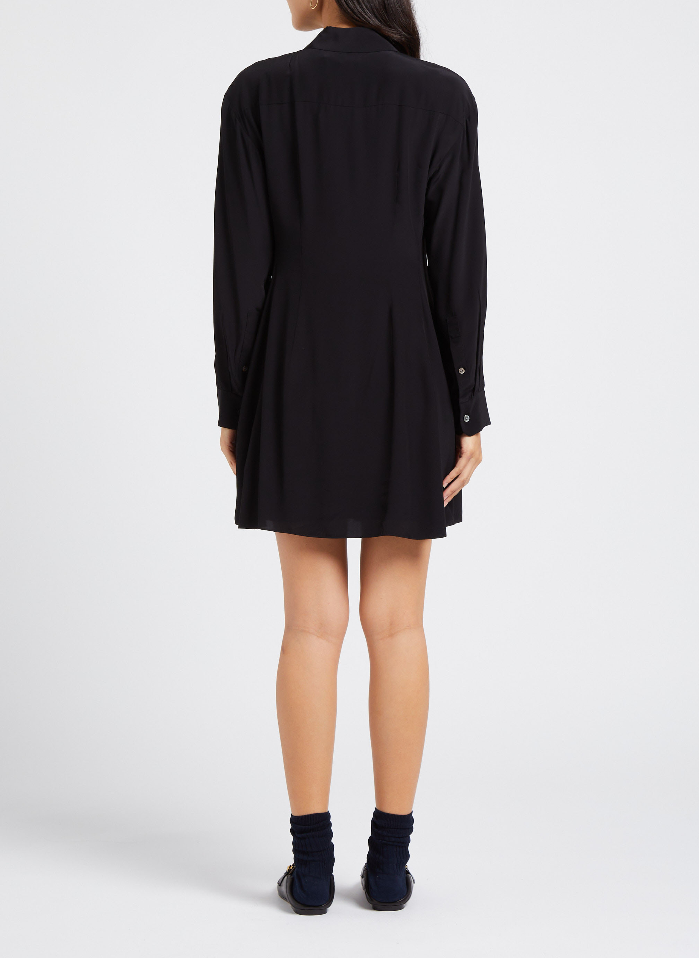 Getailleerde jurk met klassieke kraag THEORY Zwart