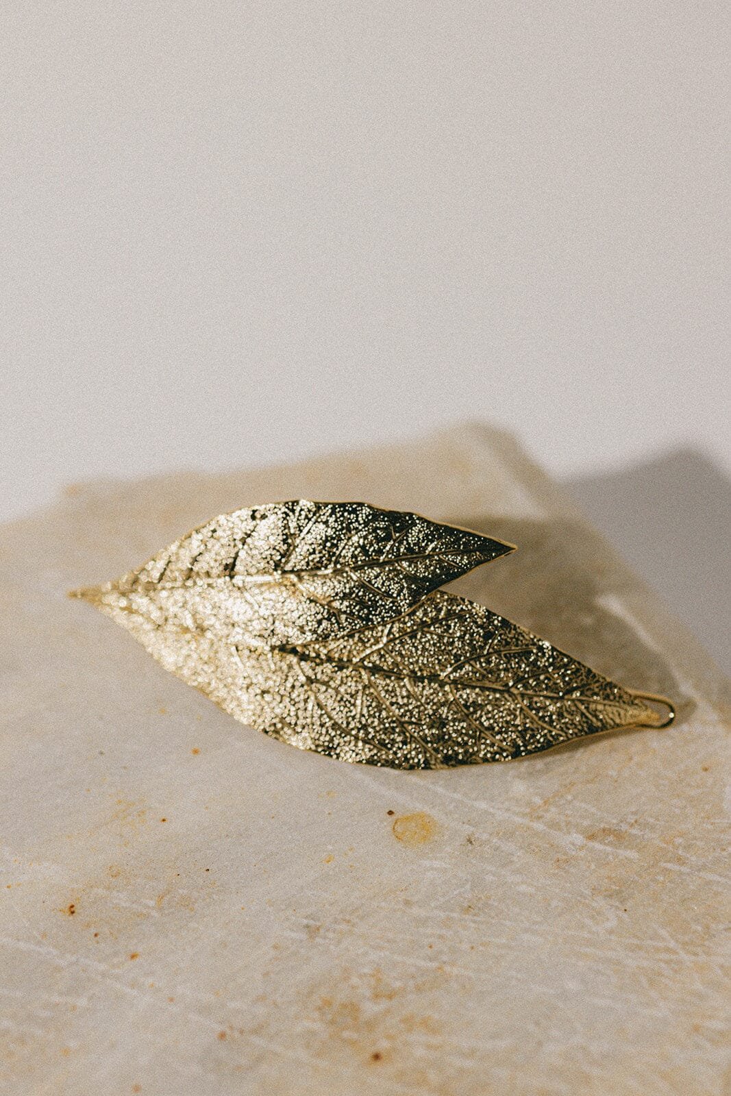 Maxi gold-plated leaf hair clip MONSIEUR SIMONE Golden