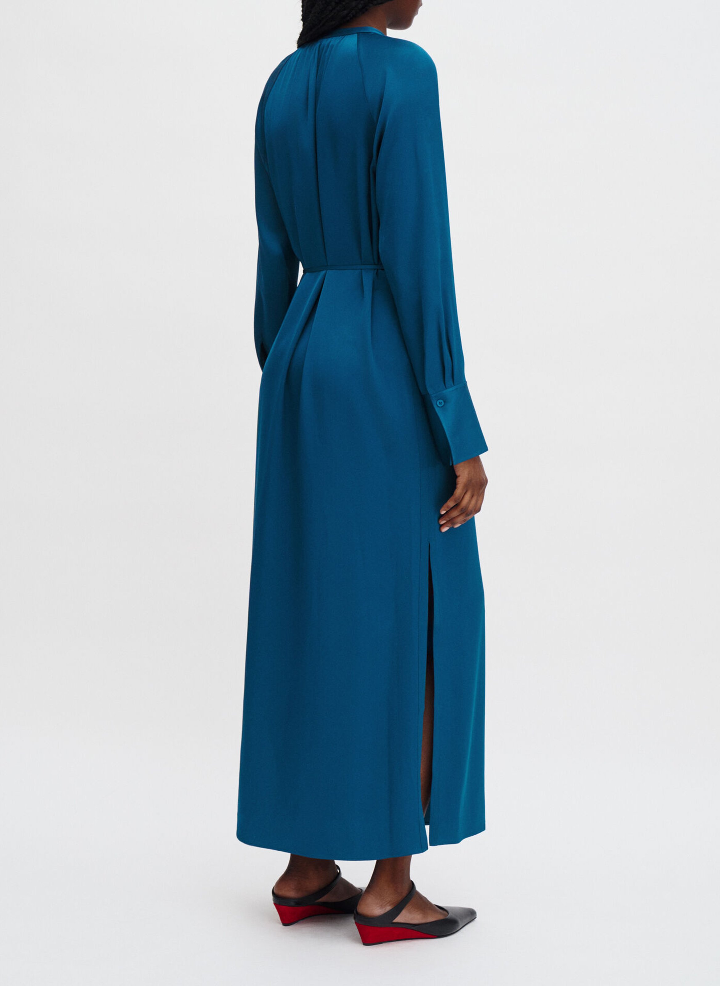 Lange, glanzende jurk FILIPPA K Blauw