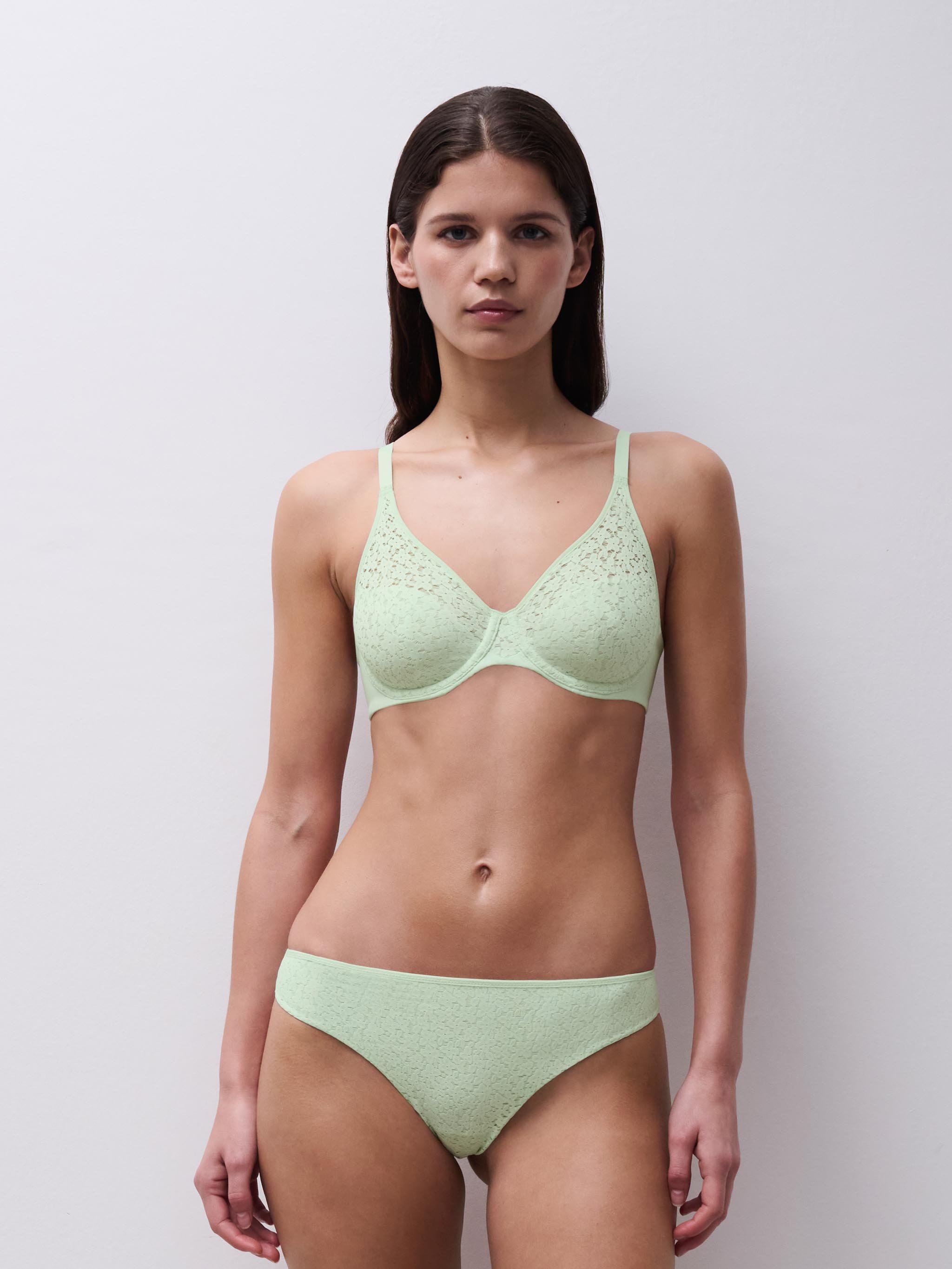 Moulded full-cup bra CHANTELLE Green