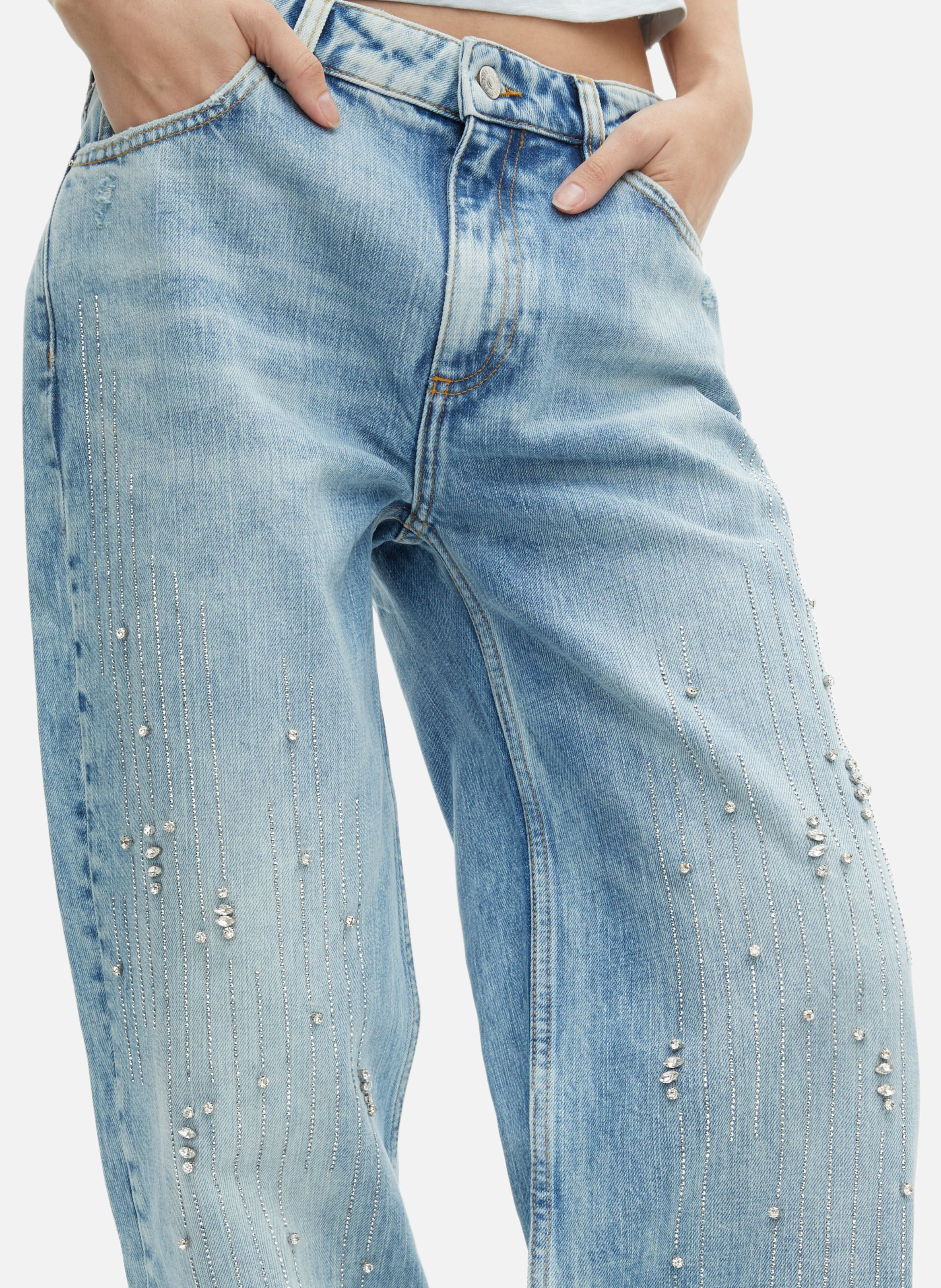 - Straight-leg jeans
- 5 pockets
- Straight cut
- Faded effect THE KOOPLES Blue