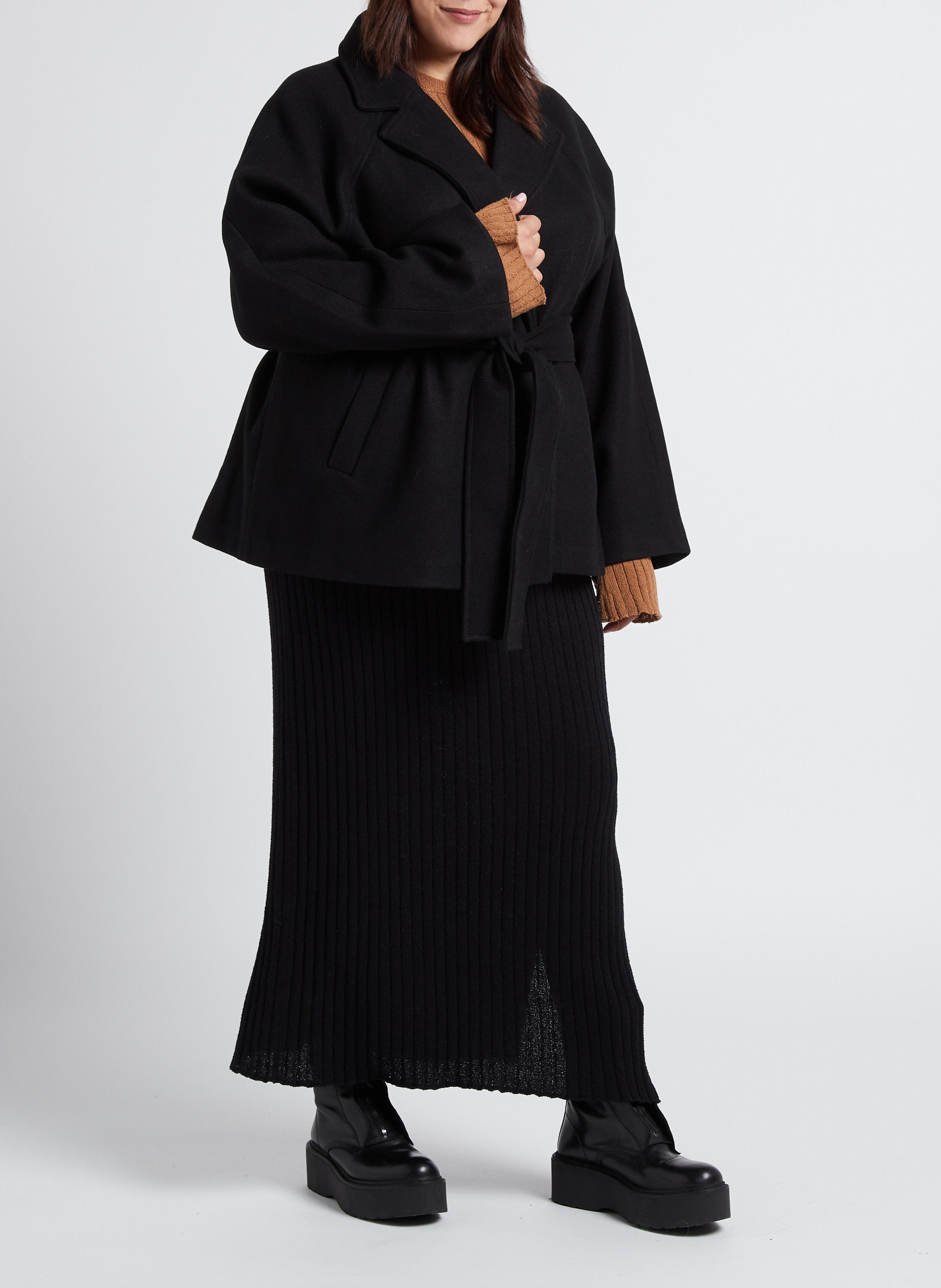 Jas met reverskraag en ceintuur GINA TRICOT Zwart