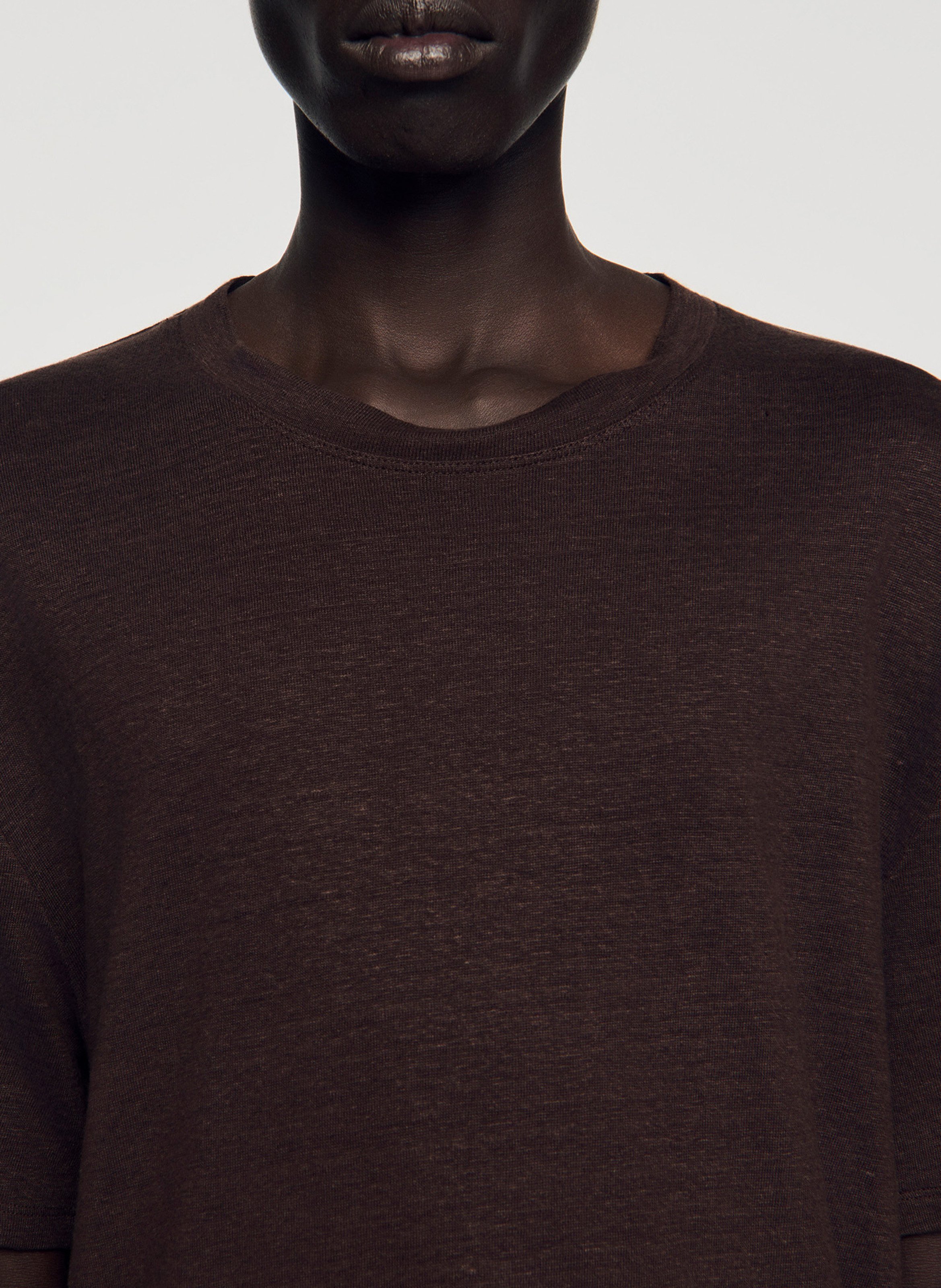 Linnen, regular fit T-shirt met ronde hals Bruin