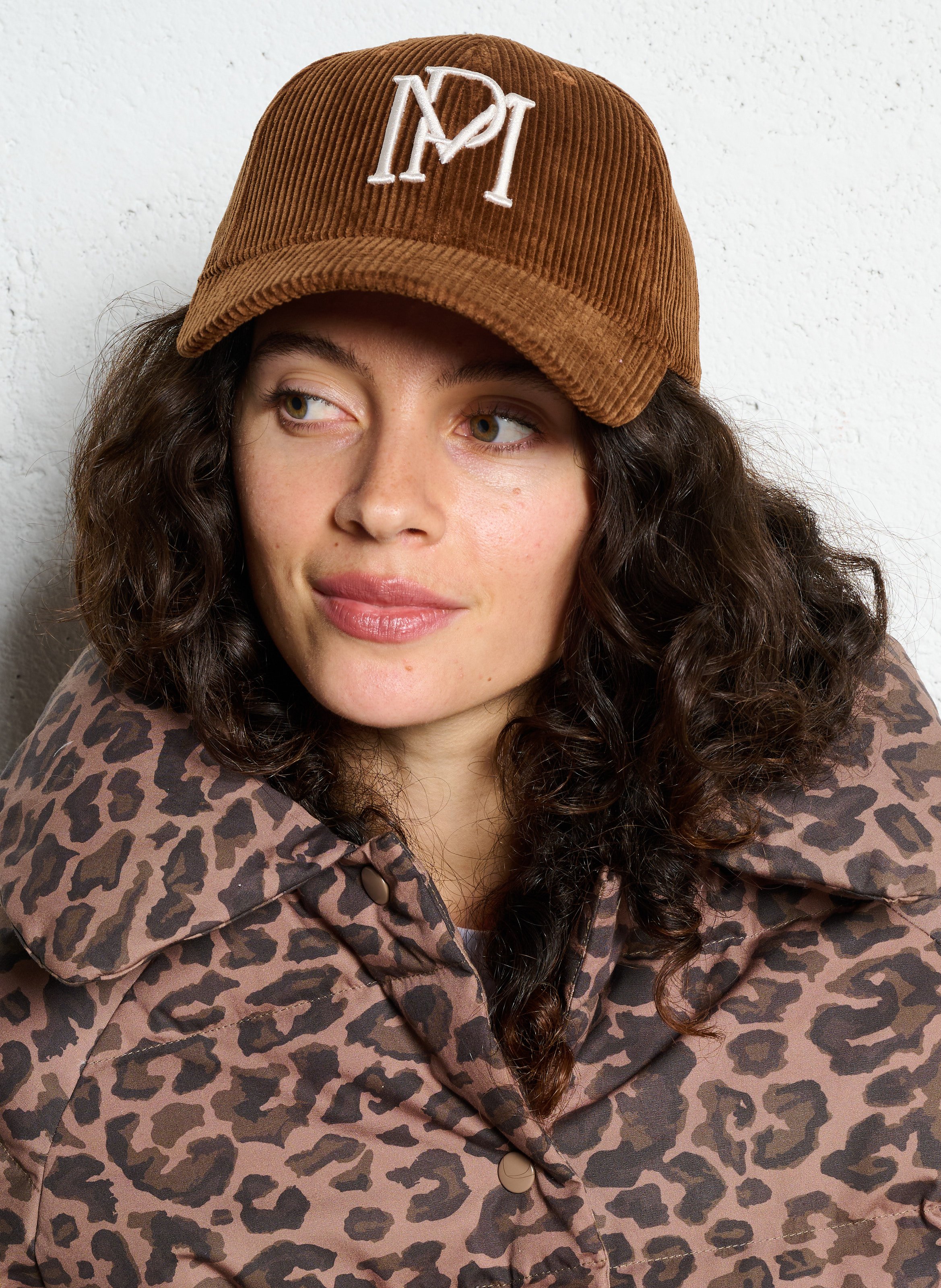 Embroidered corduroy cap PETITE MENDIGOTE Brown