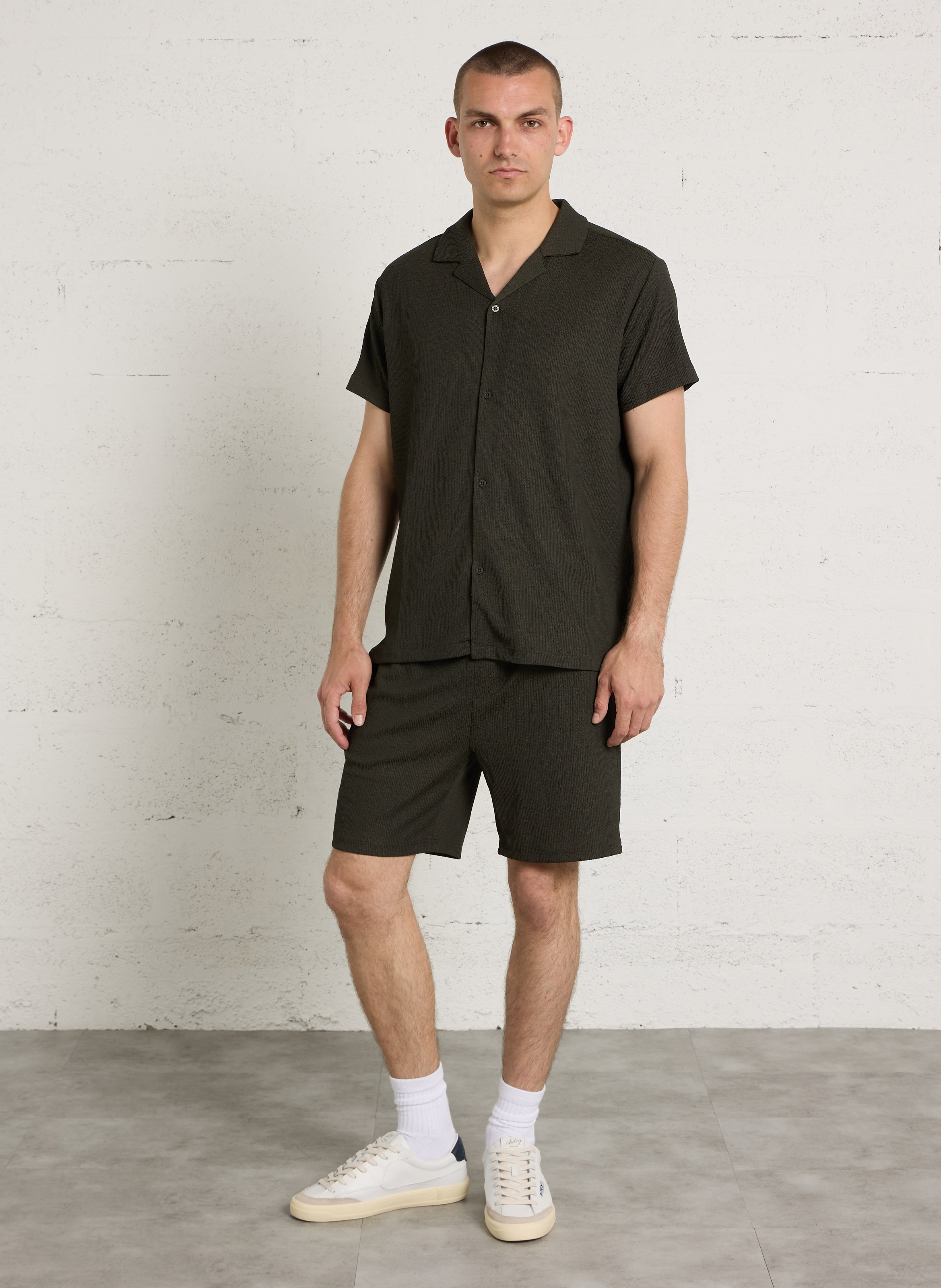 Straight shorts LE TEMPS DES CERISES Green