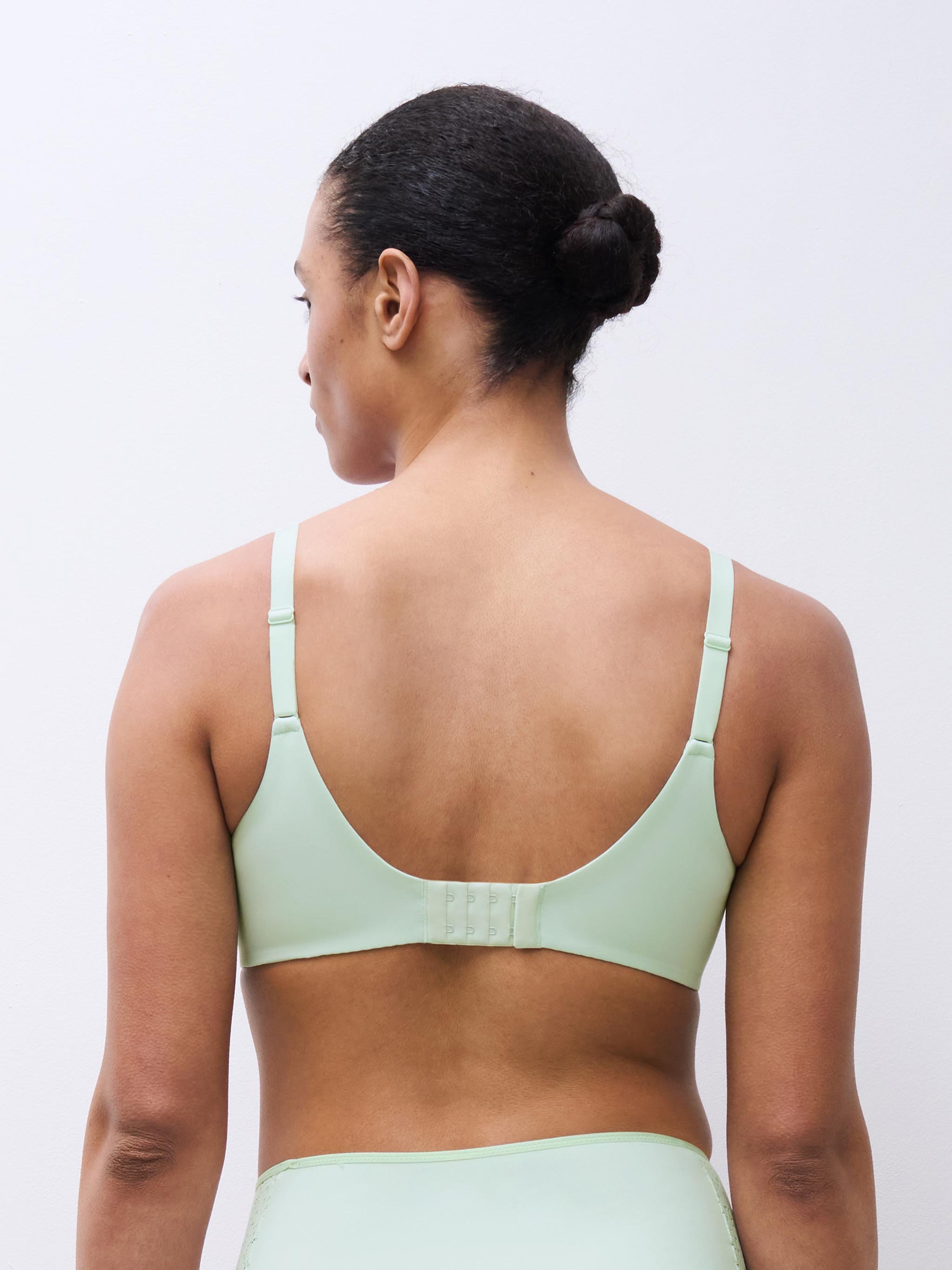 Moulded full-cup bra CHANTELLE Green