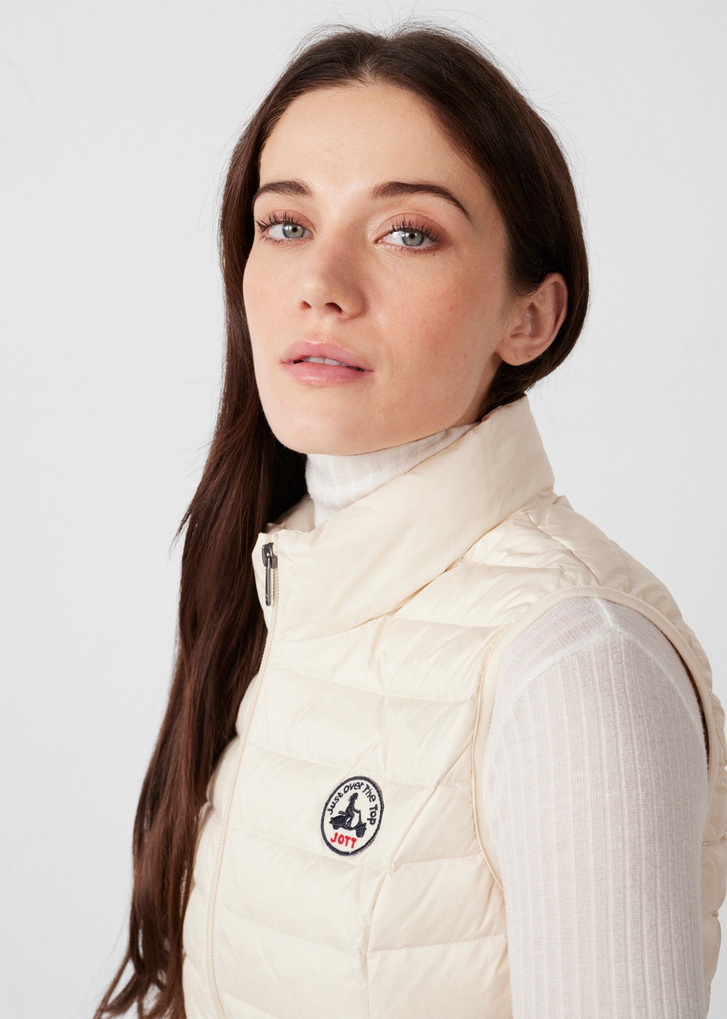 Sleeveless lightweight down vest seda White