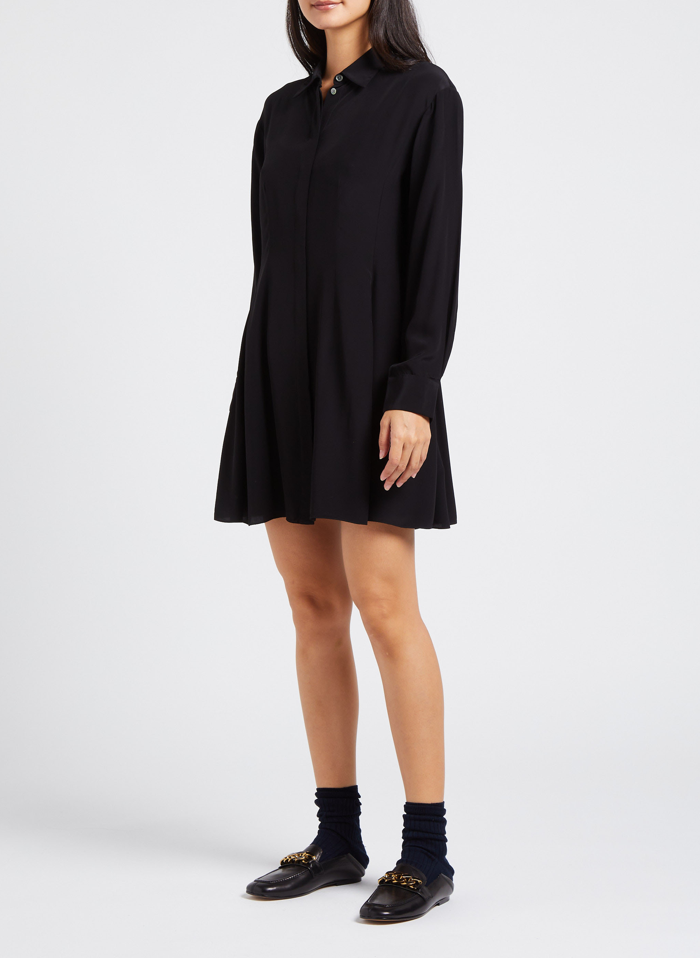 Getailleerde jurk met klassieke kraag THEORY Zwart