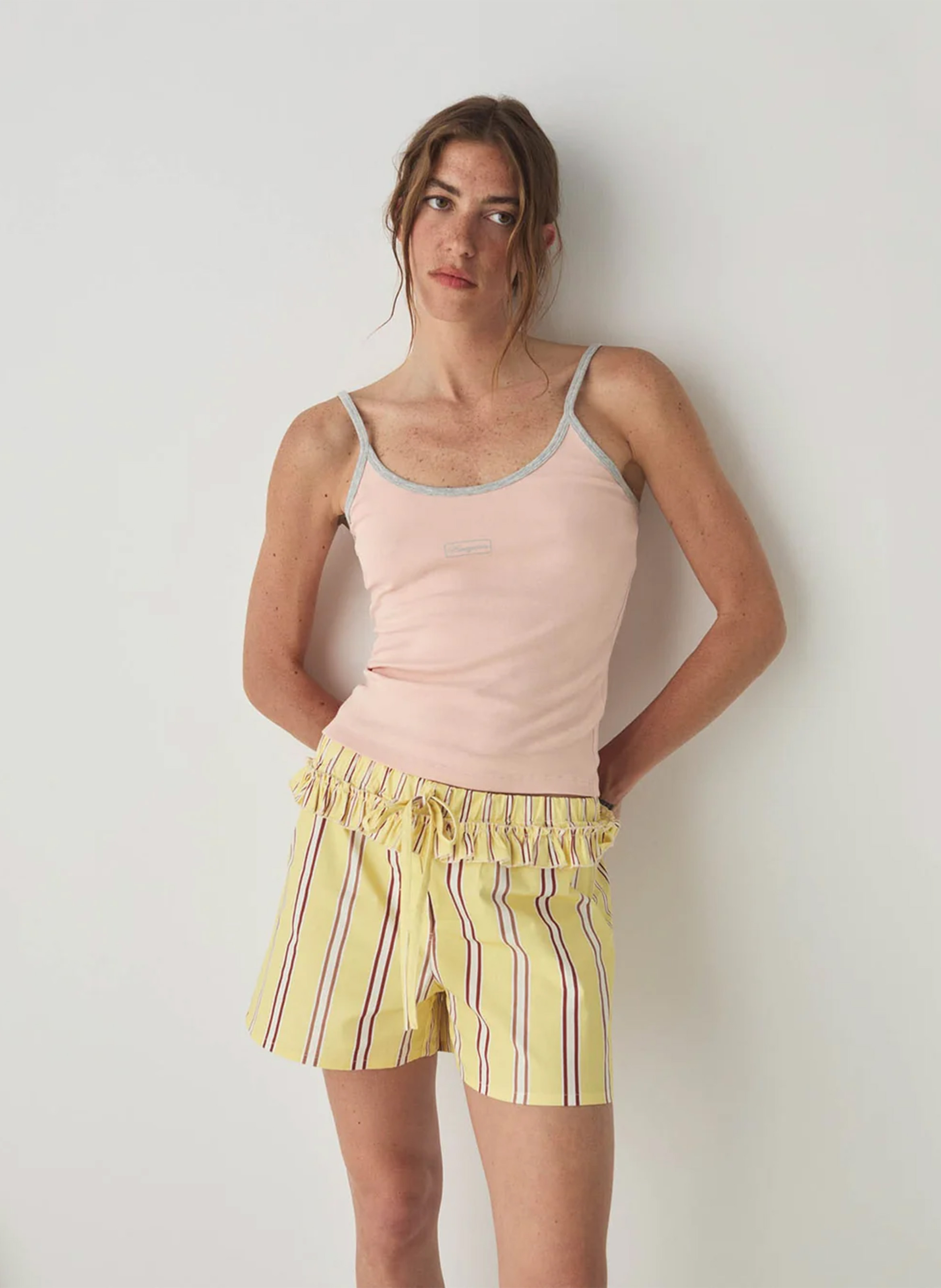 Gerade geschnittene Streifenshorts LAAGAM Gelb