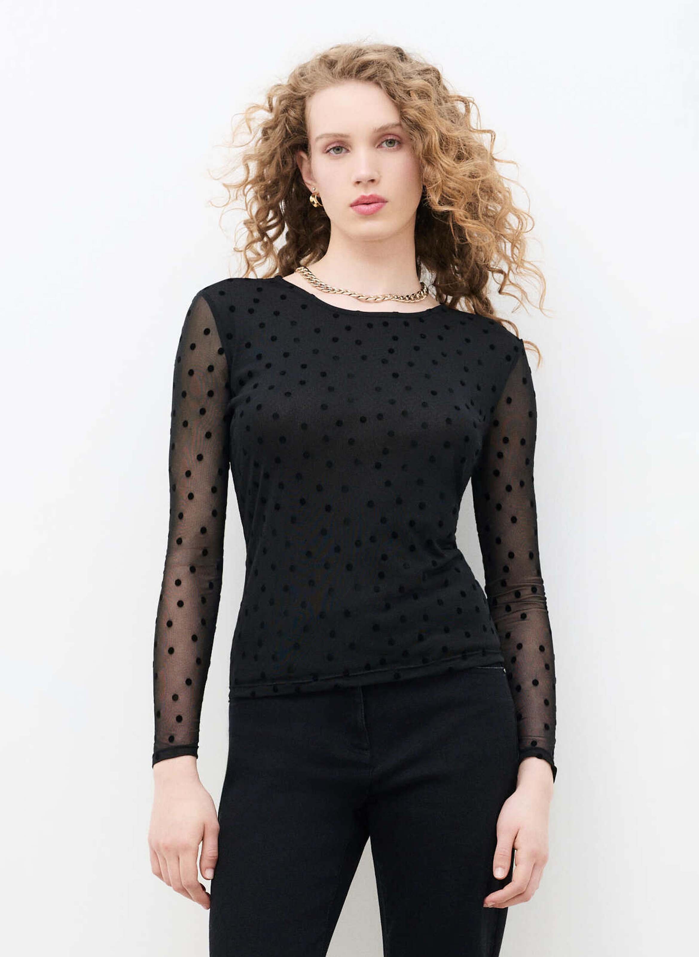 Eng anliegendes T-Shirt mit Polka-Dots und Rundhalsausschnitt CAROLL
