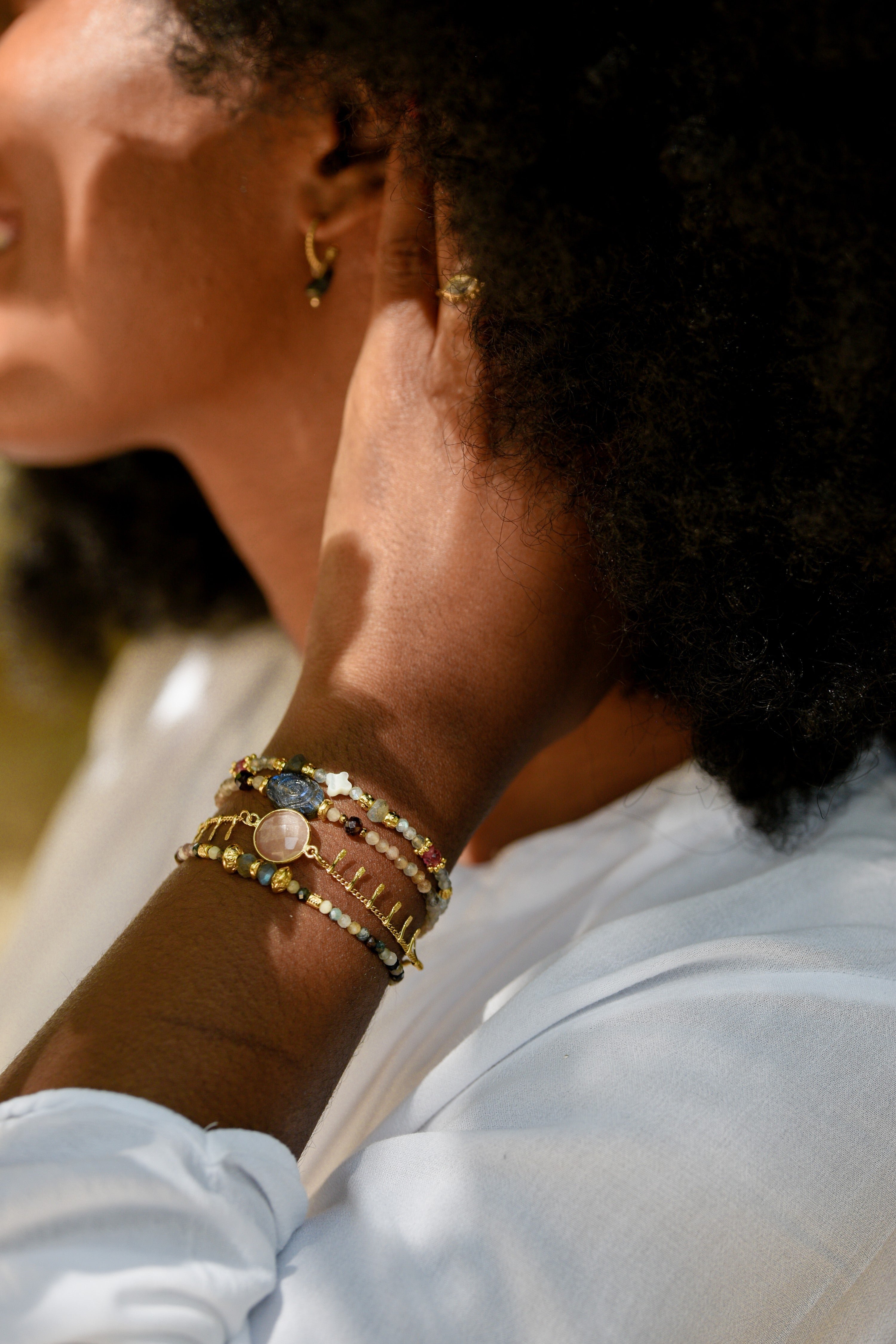 Labradorite, mother-of-pearl and pink topaz bracelet Blue