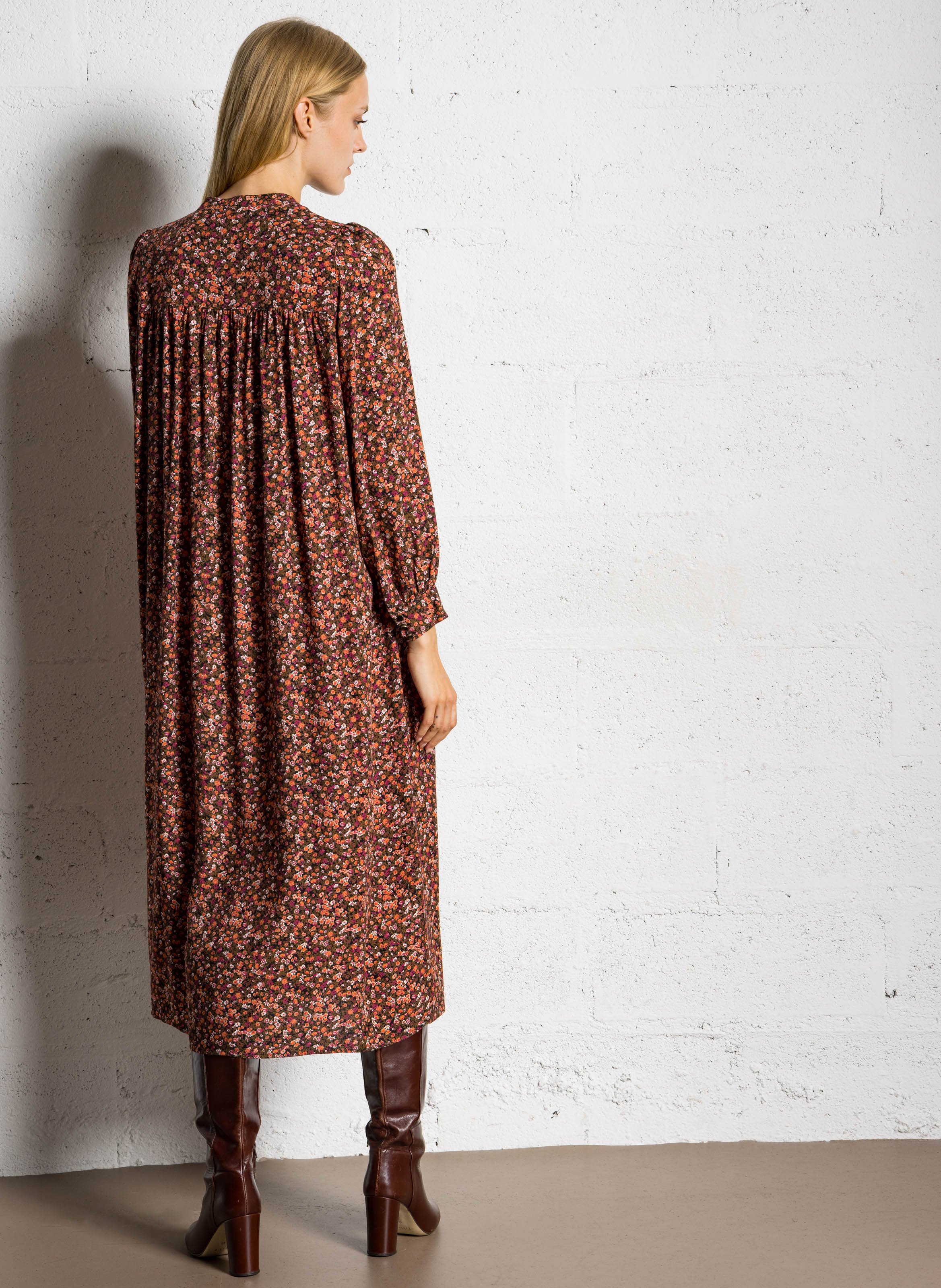 Round neck midi dress with floral print DES PETITS HAUTS Pink