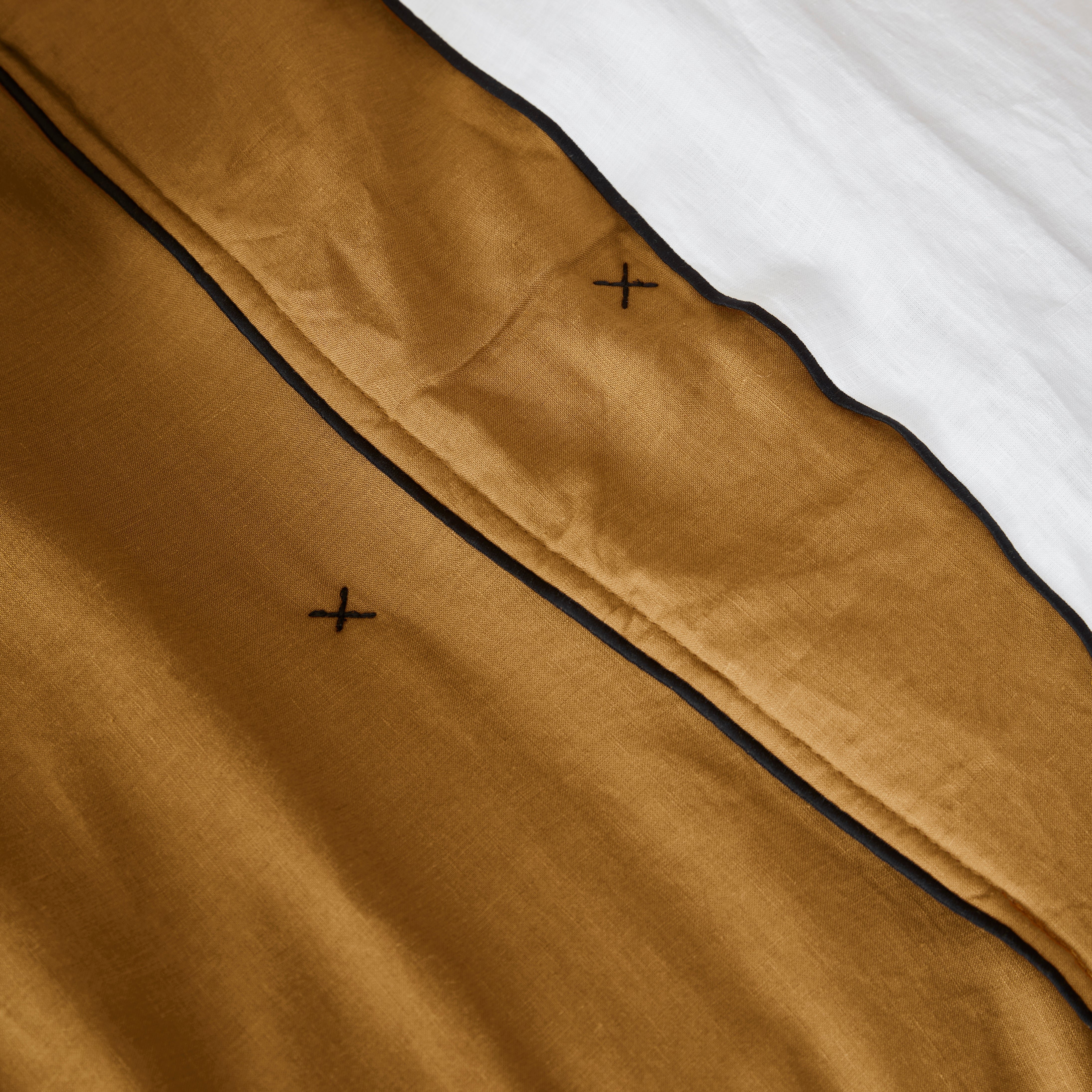 CARLINA - Quilted linen bedspread MADURA Brown