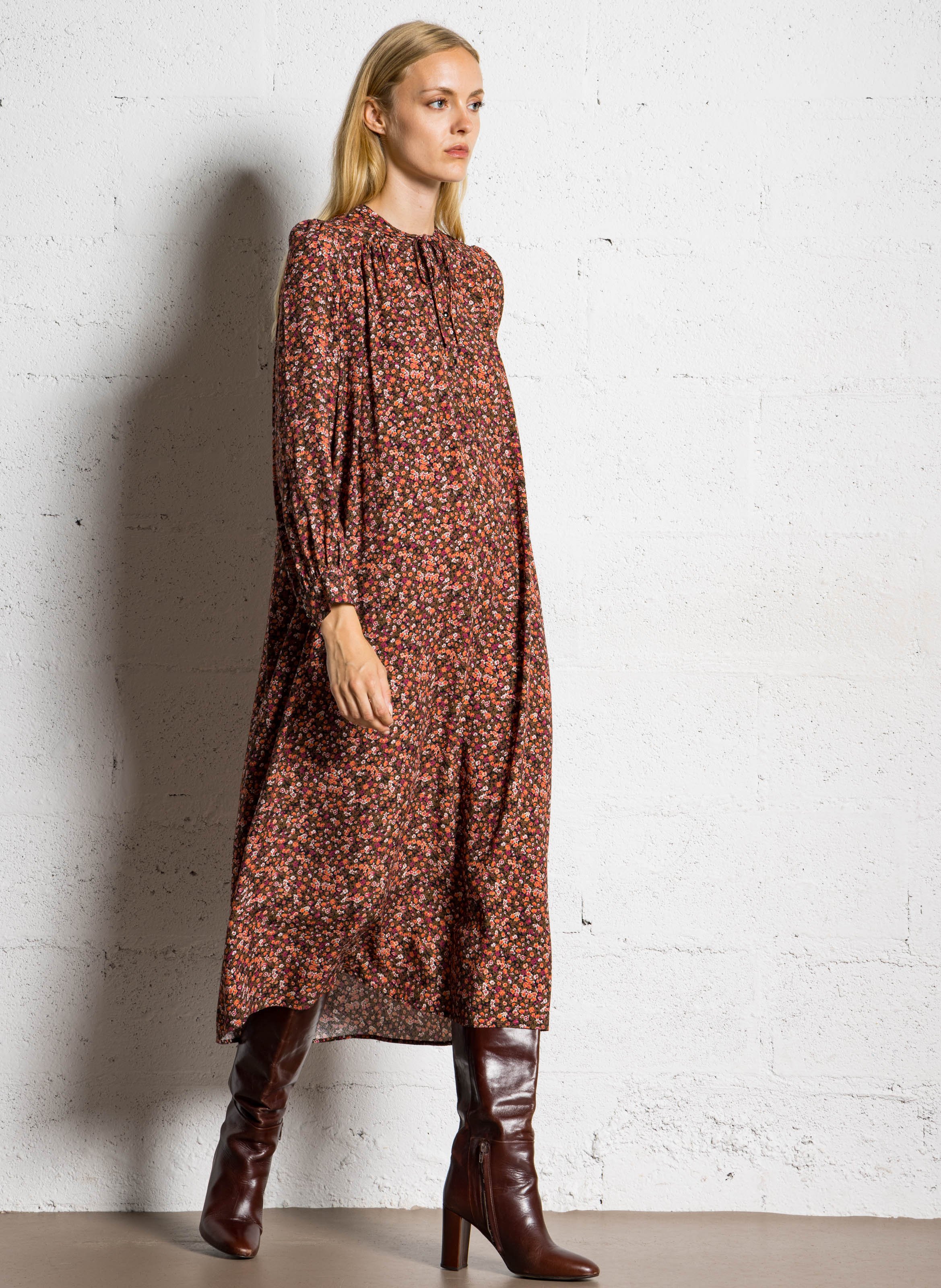 Round neck midi dress with floral print DES PETITS HAUTS Pink