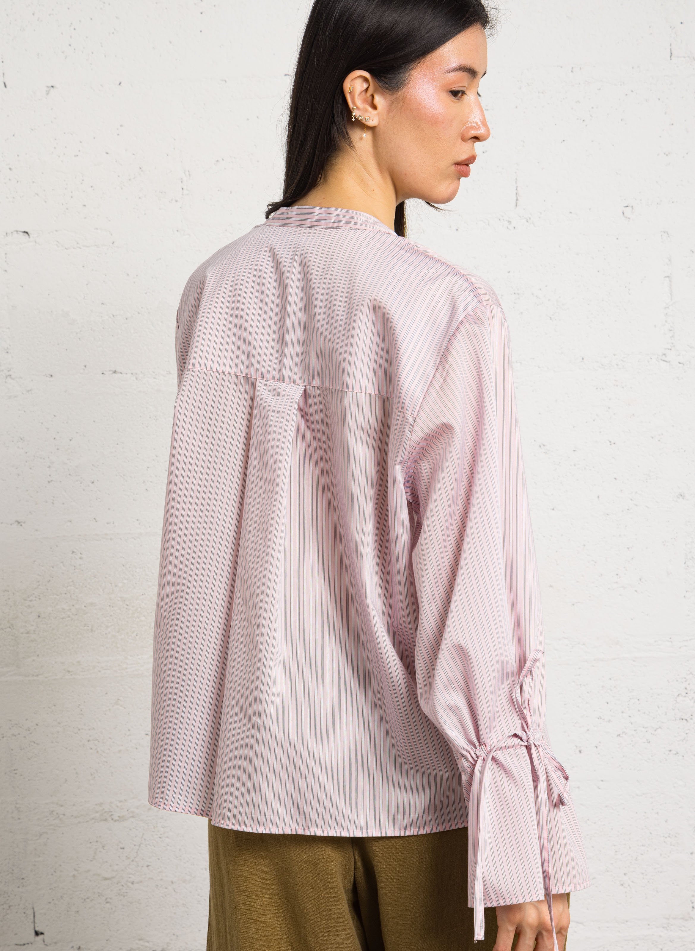 Round-neck shirt with wide striped sleeves NORR Pink