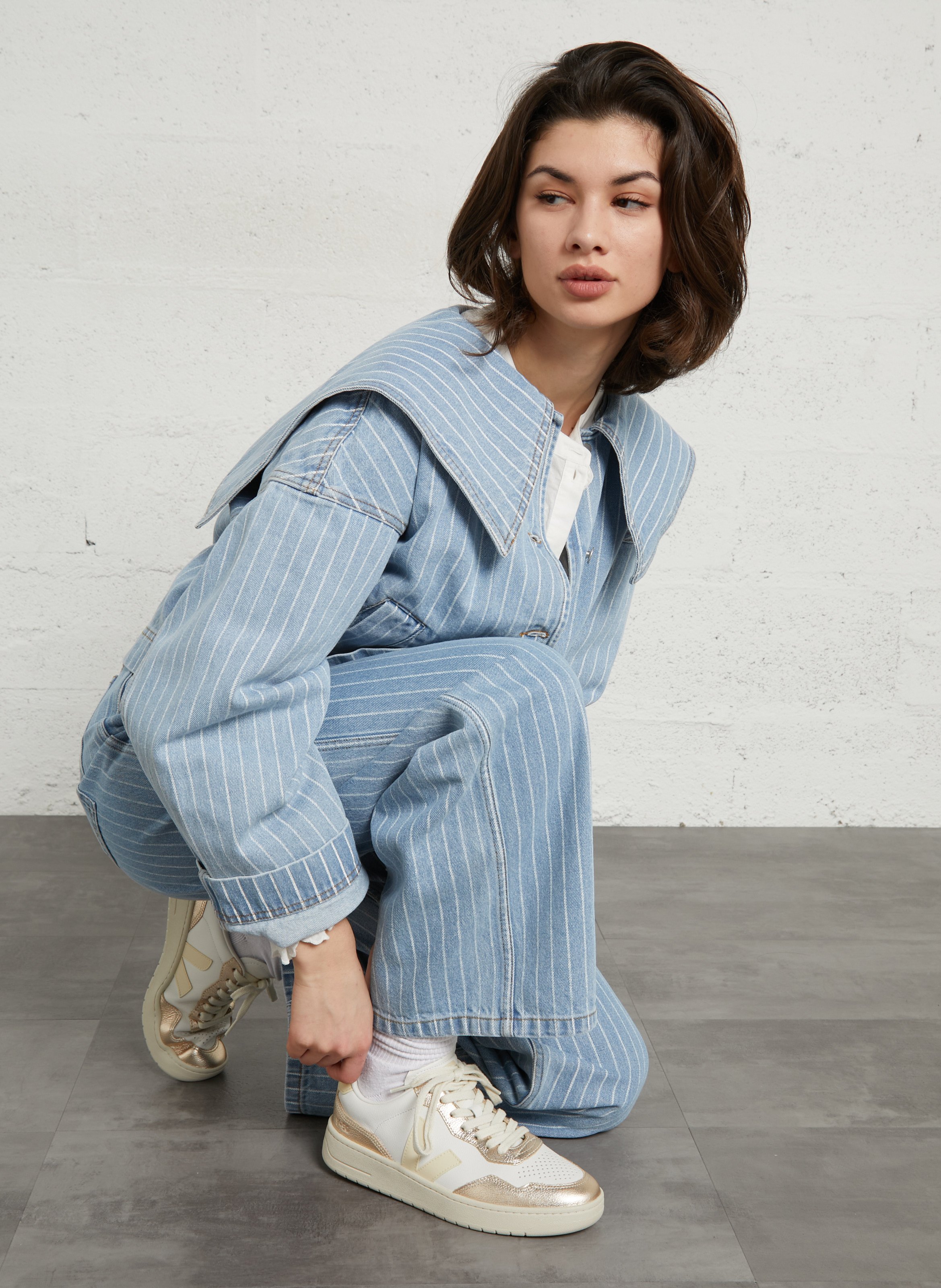 Baskets basses en cuir VEJA Doré