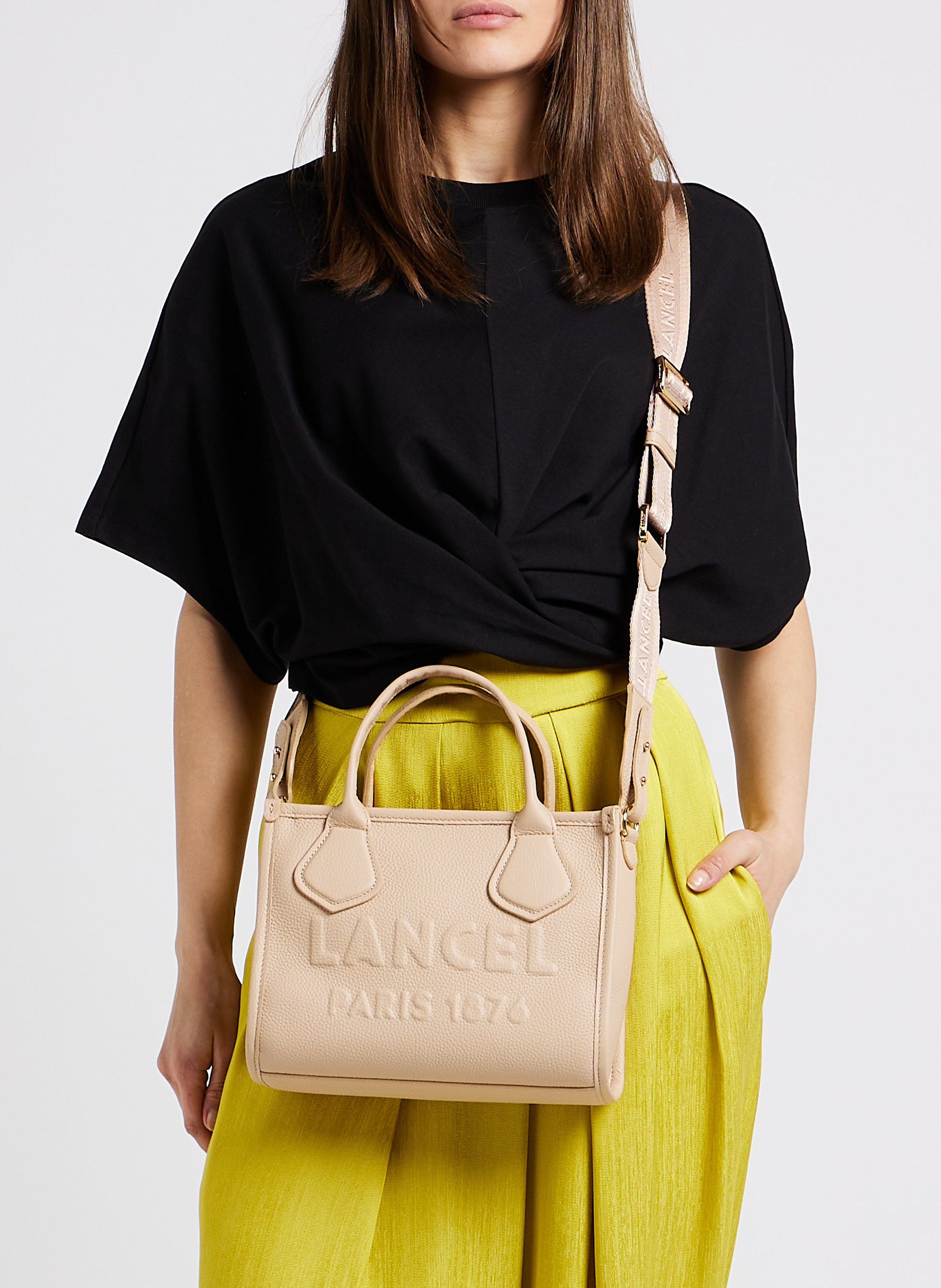 Handtasche aus genarbtem Leder mit Logoprägung LANCEL Beige