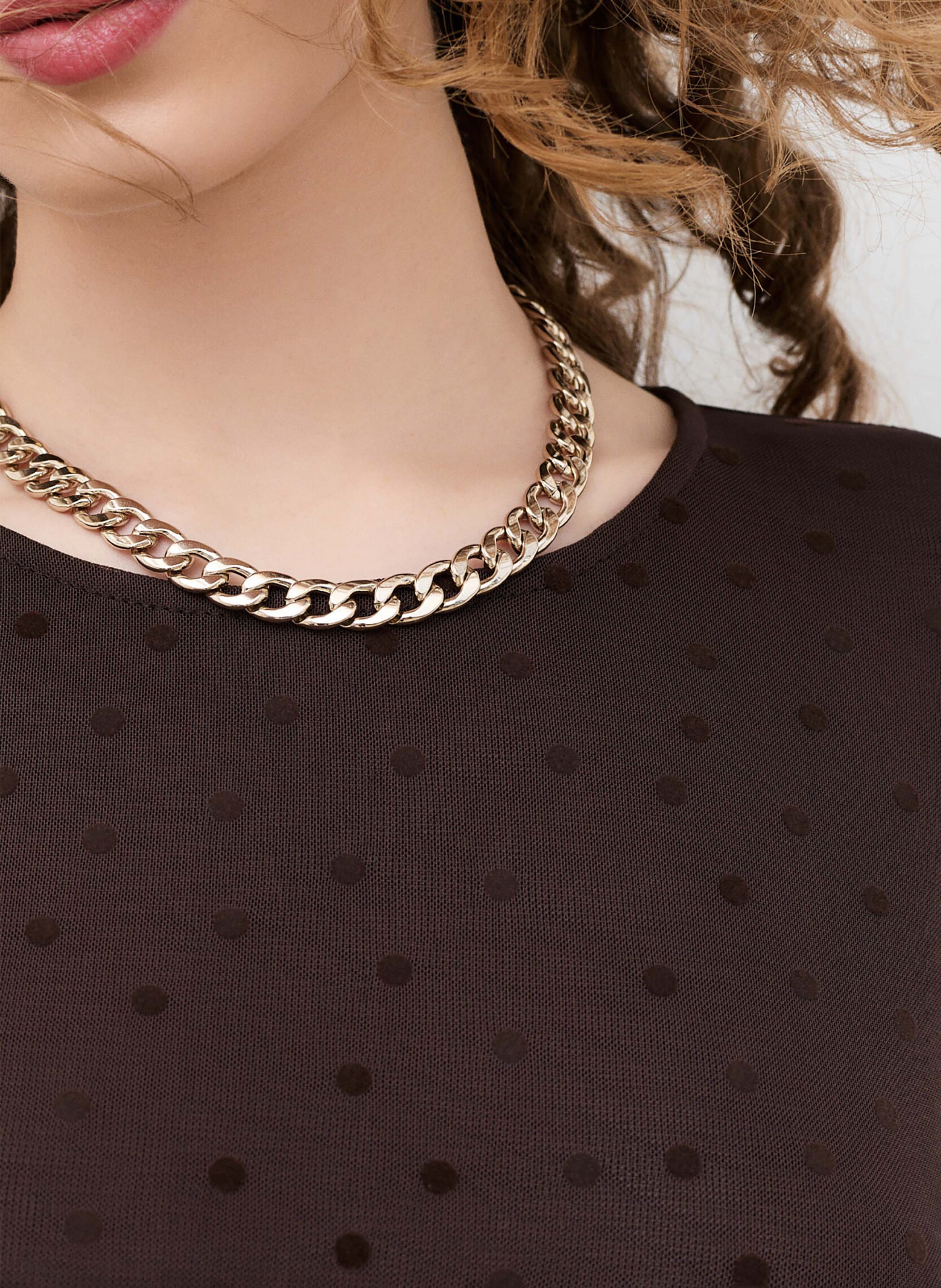 Eng anliegendes T-Shirt mit Polka-Dots und Rundhalsausschnitt CAROLL Braun