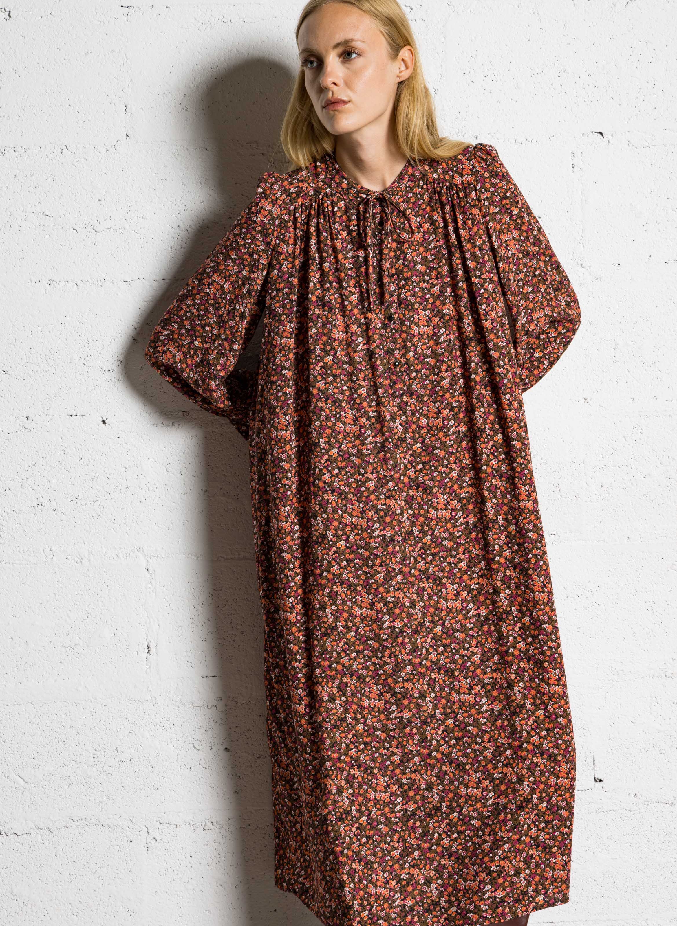 Round neck midi dress with floral print DES PETITS HAUTS Pink