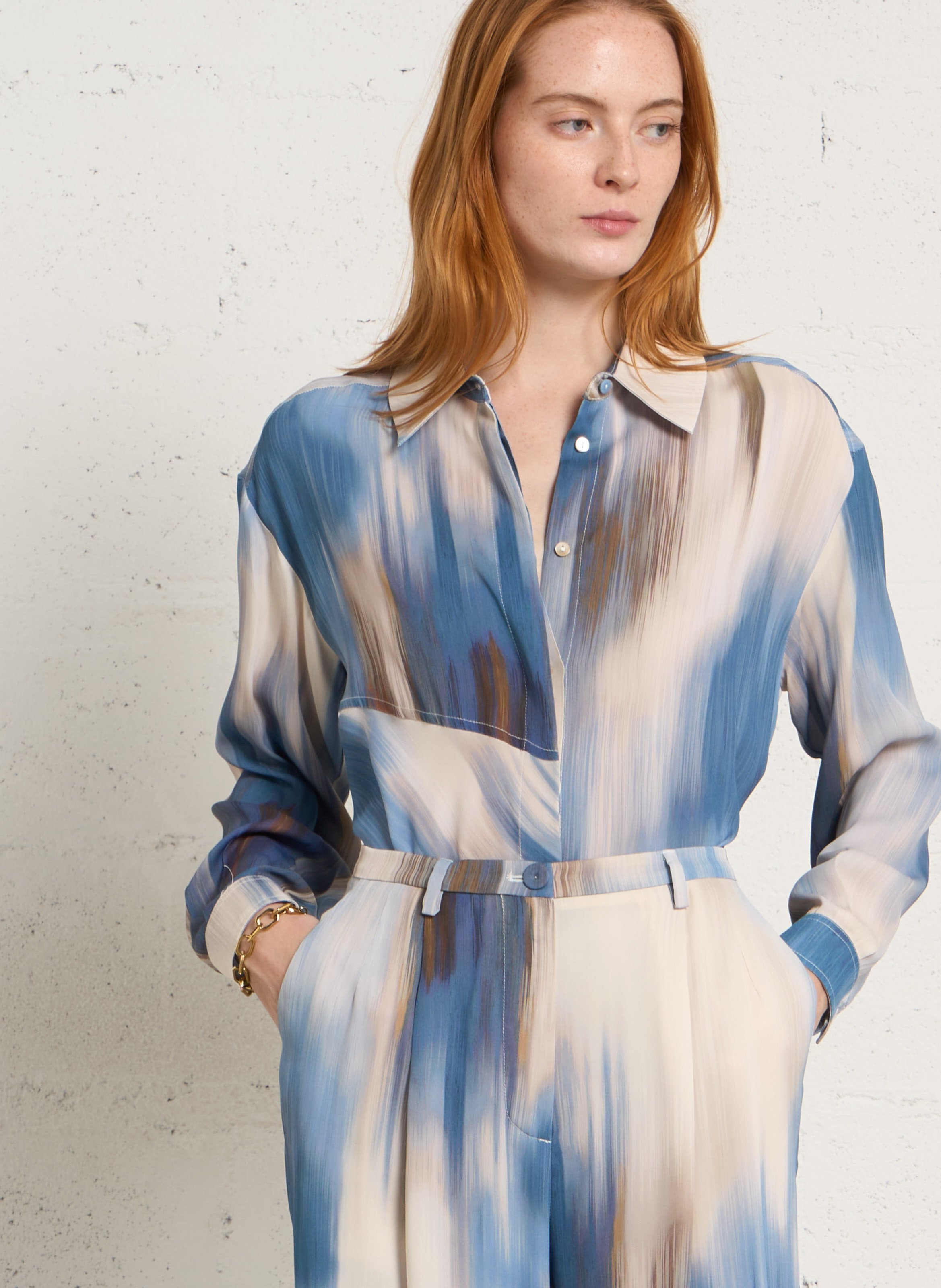 Bedruckte Bluse mit klassischem Kragen MOMONI Mehrfarbig