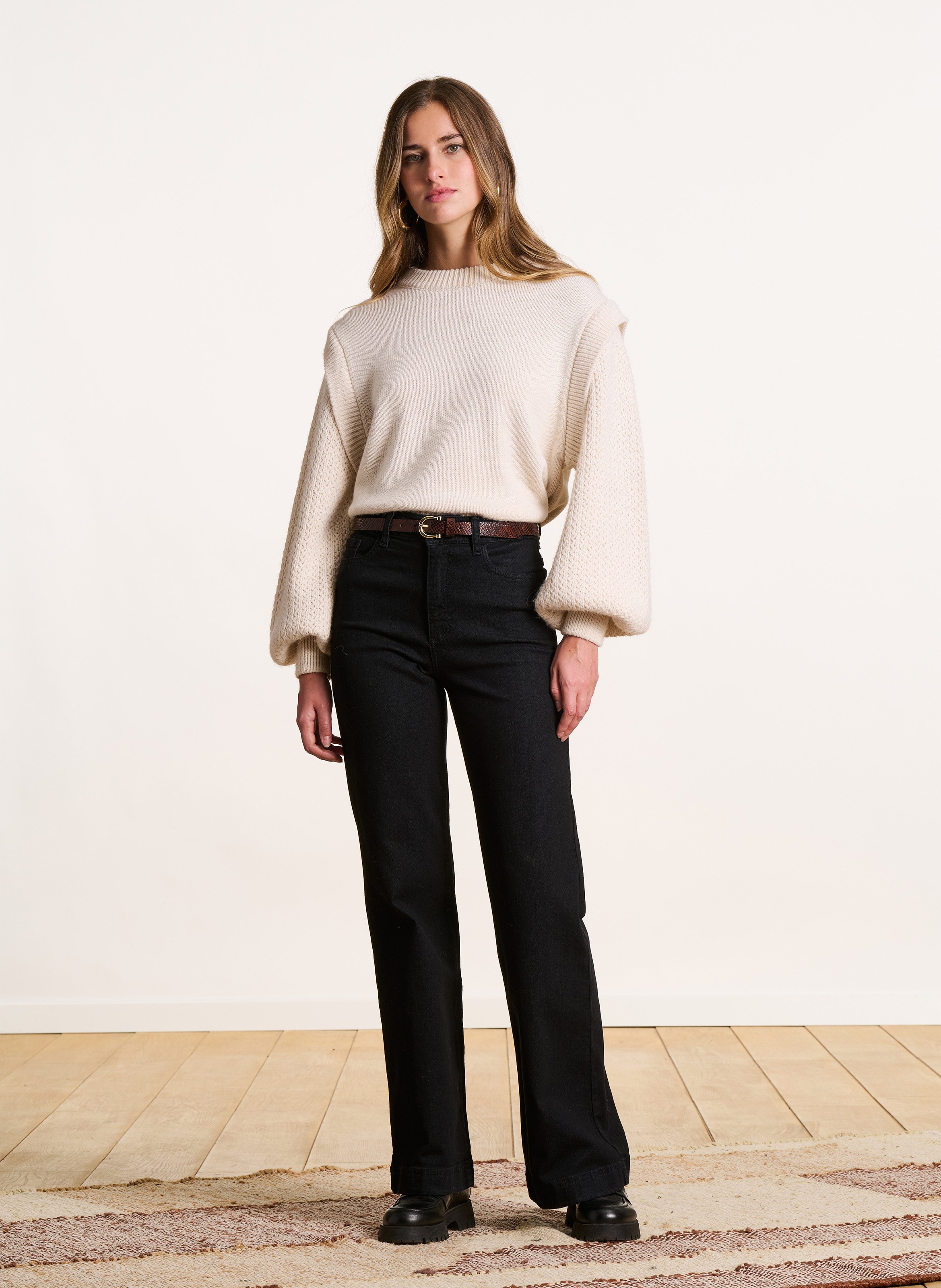 - Gespsluiting. - Breedte: 3 cm.  LA FEE MARABOUTEE Bruin