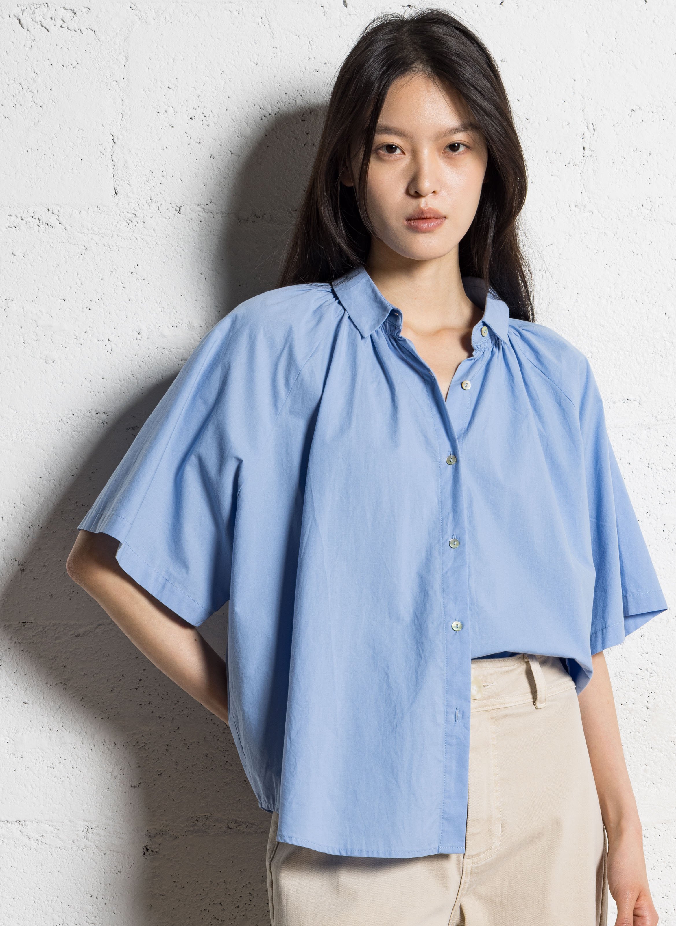 Weit geschnittene Baumwollbluse mit klassischem Kragen JC SOPHIE Blau