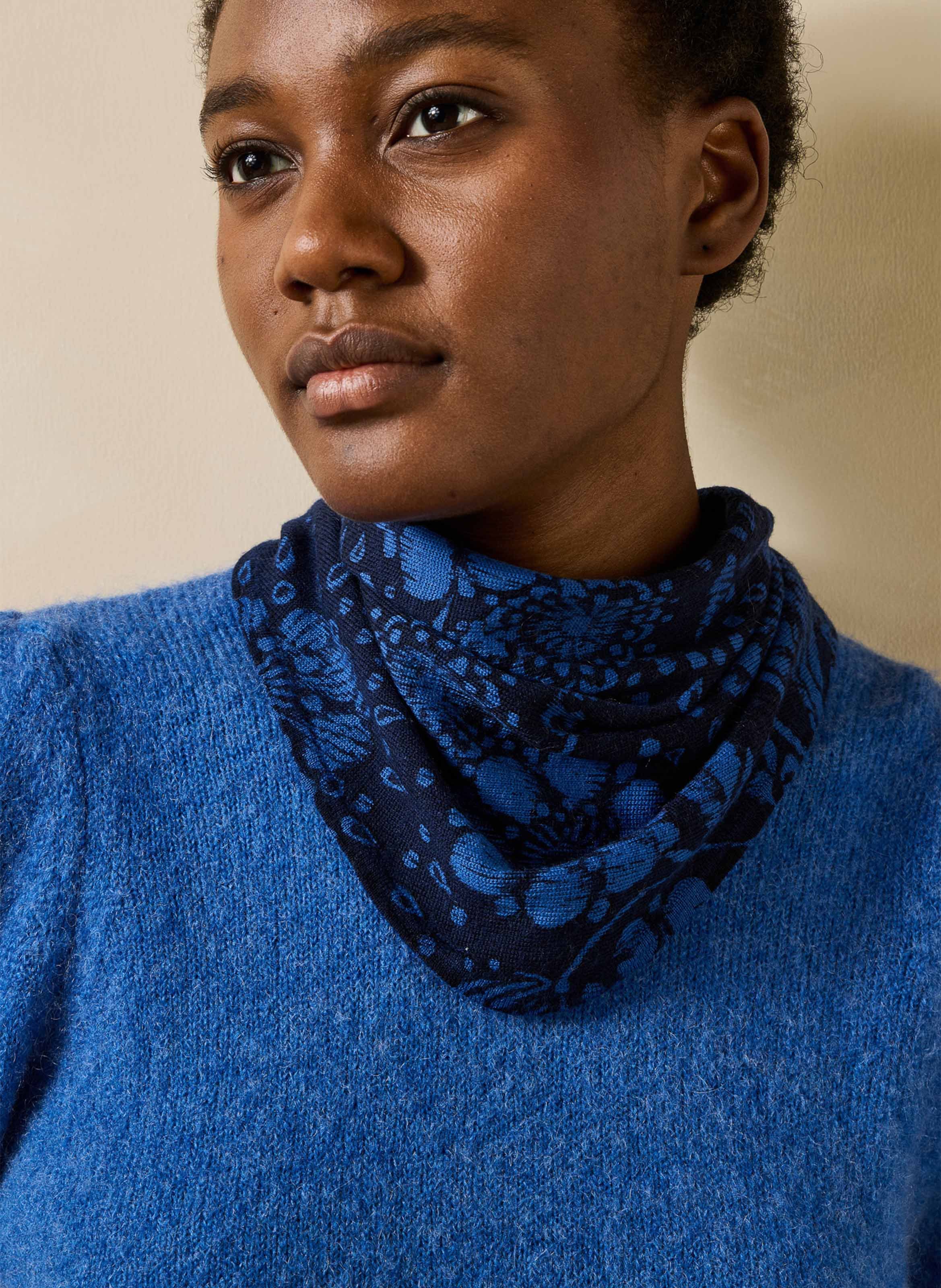 Écharpe triangle en laine LA FEE MARABOUTEE Bleu