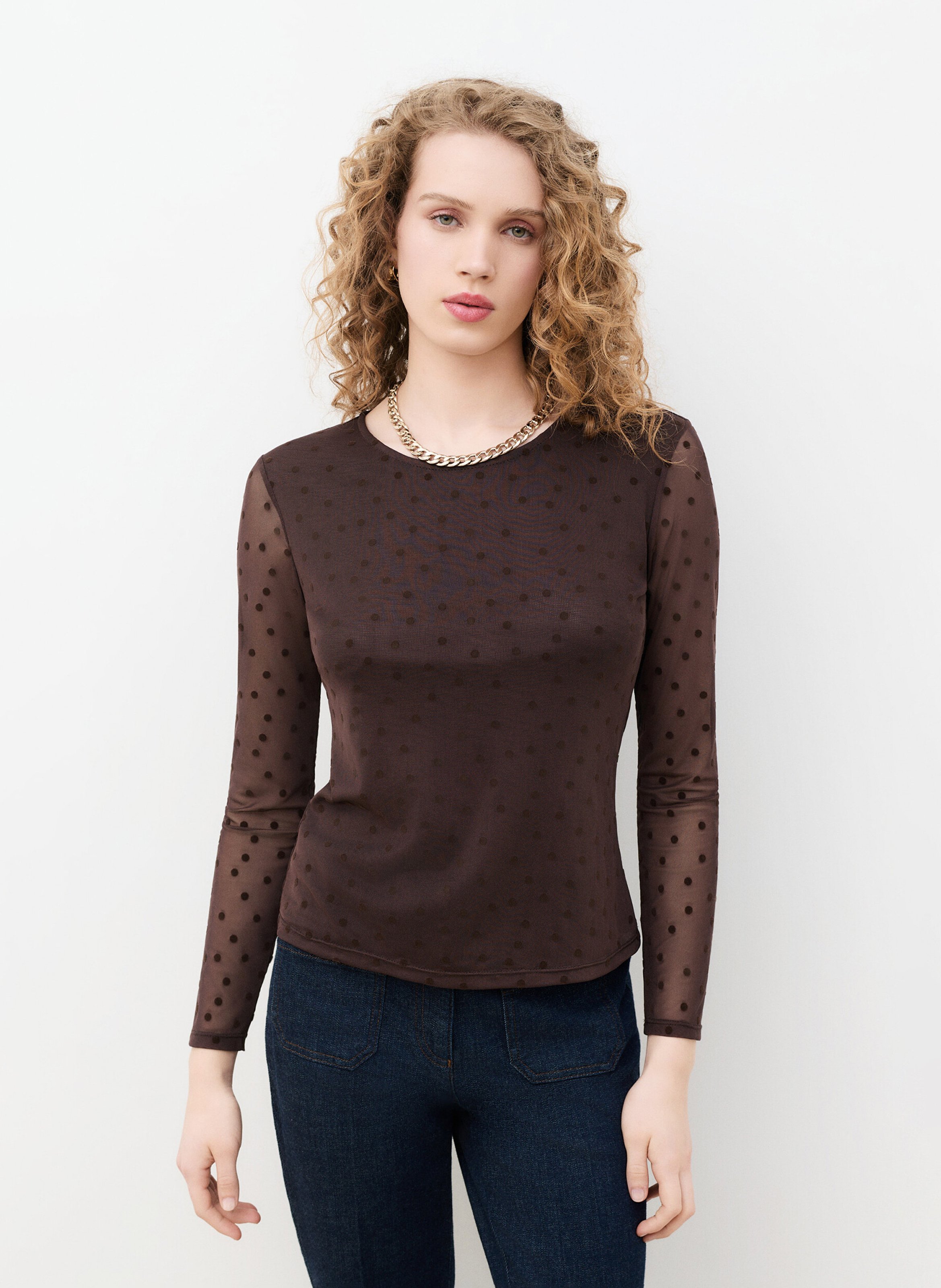 Eng anliegendes T-Shirt mit Polka-Dots und Rundhalsausschnitt CAROLL Braun