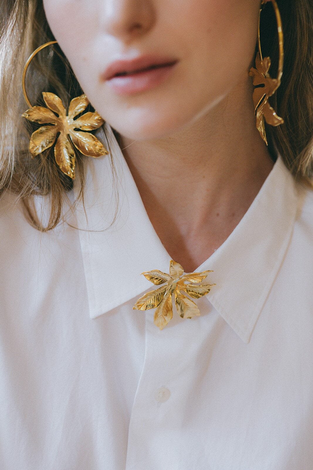 Flower-shaped gold-plated hoop earrings MONSIEUR SIMONE Silver