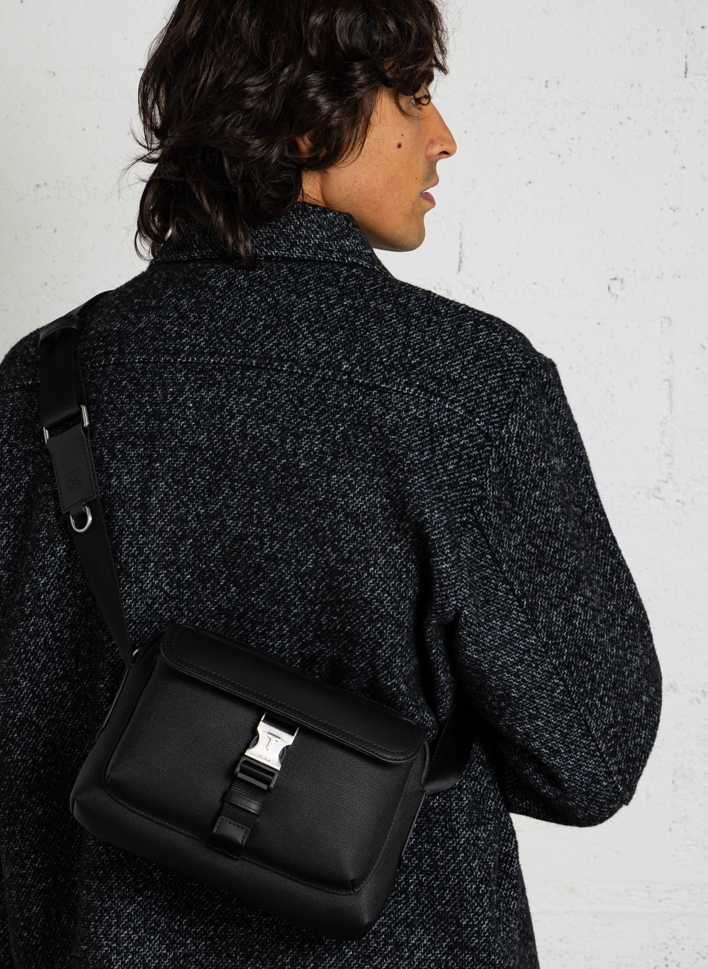 Mixed leather shoulder bag LE TANNEUR Black