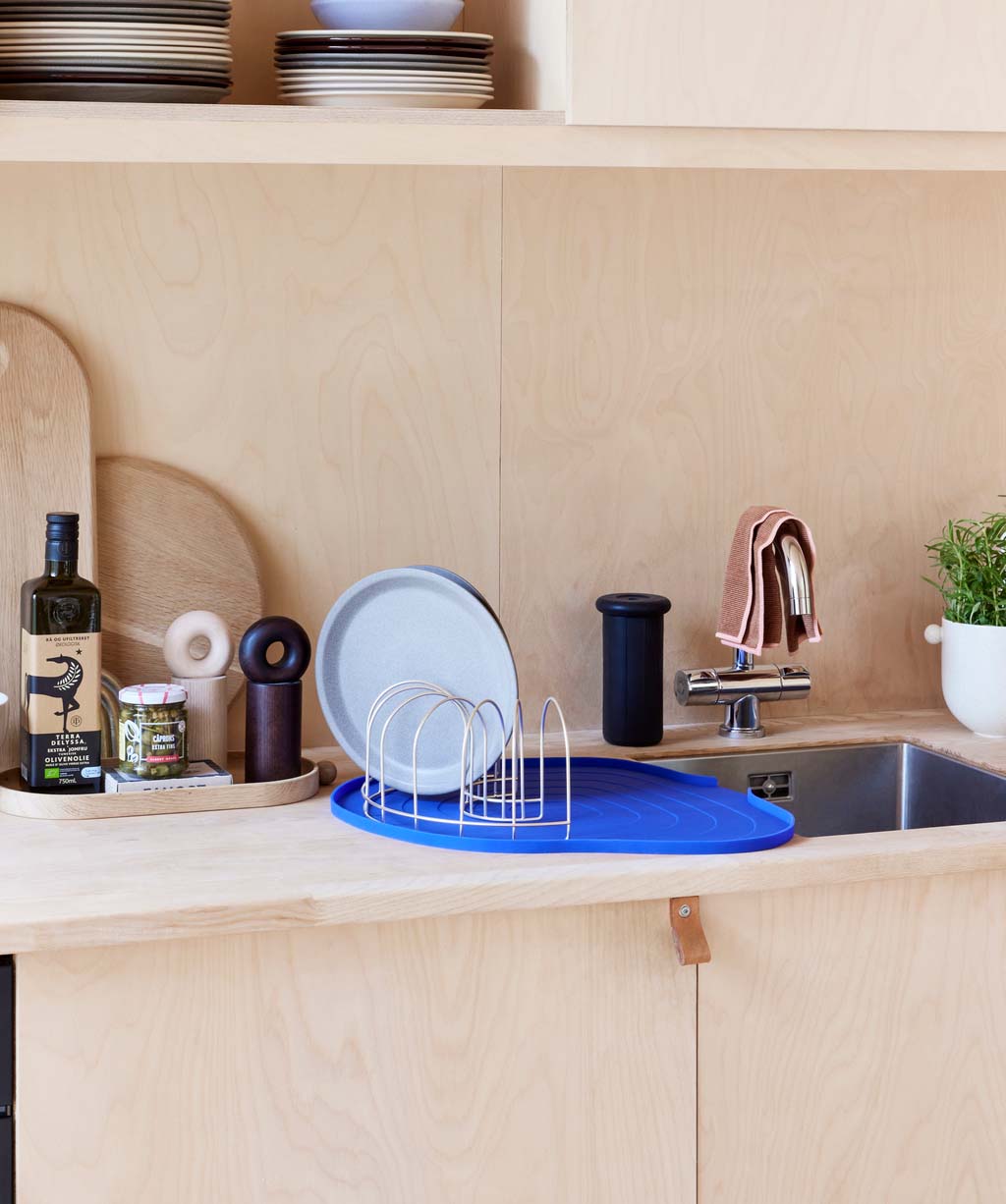 Plastic tray OYOY LIVING DESIGN Black