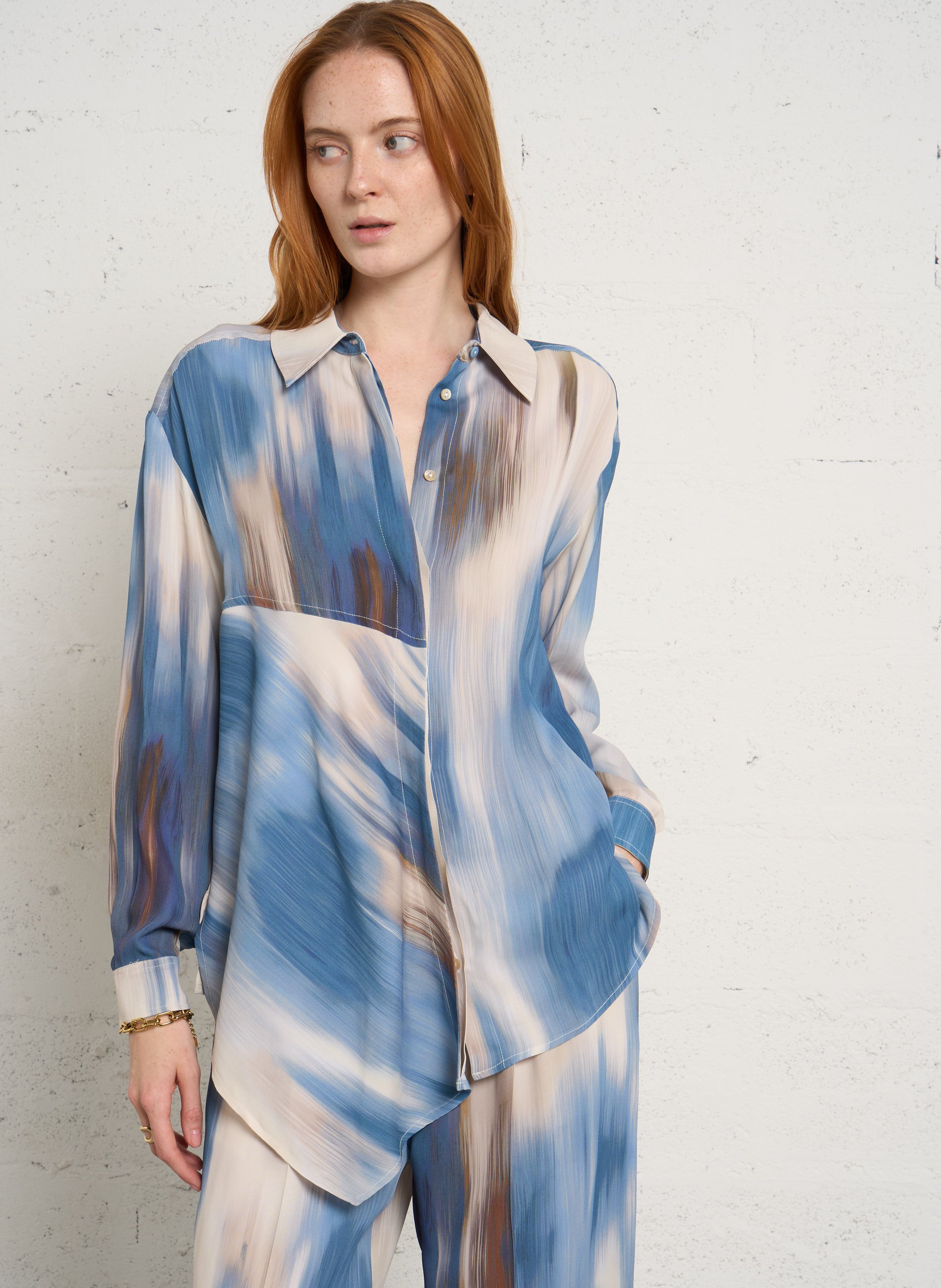 Bedruckte Bluse mit klassischem Kragen MOMONI Mehrfarbig