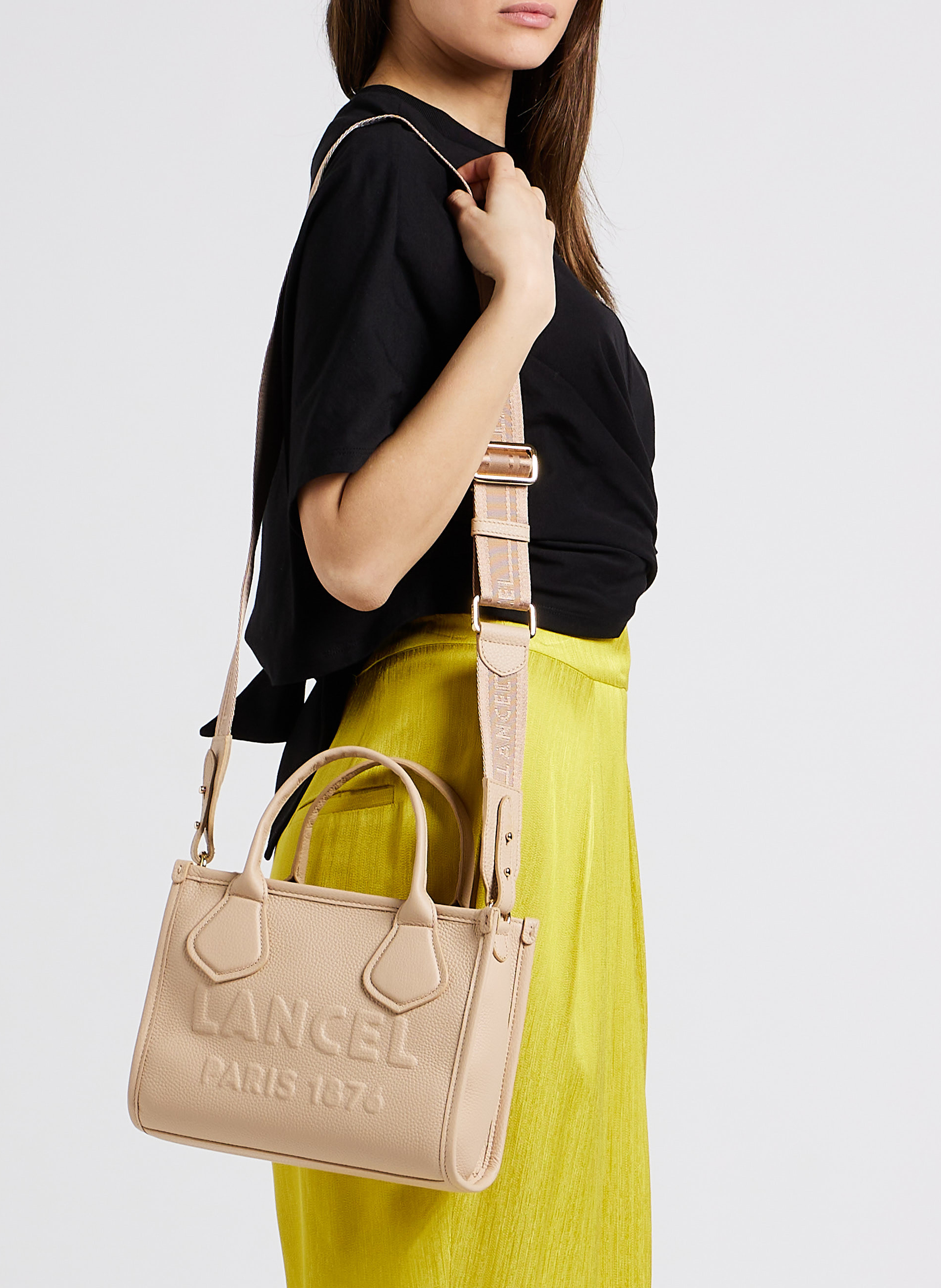 Handtasche aus genarbtem Leder mit Logoprägung LANCEL Beige