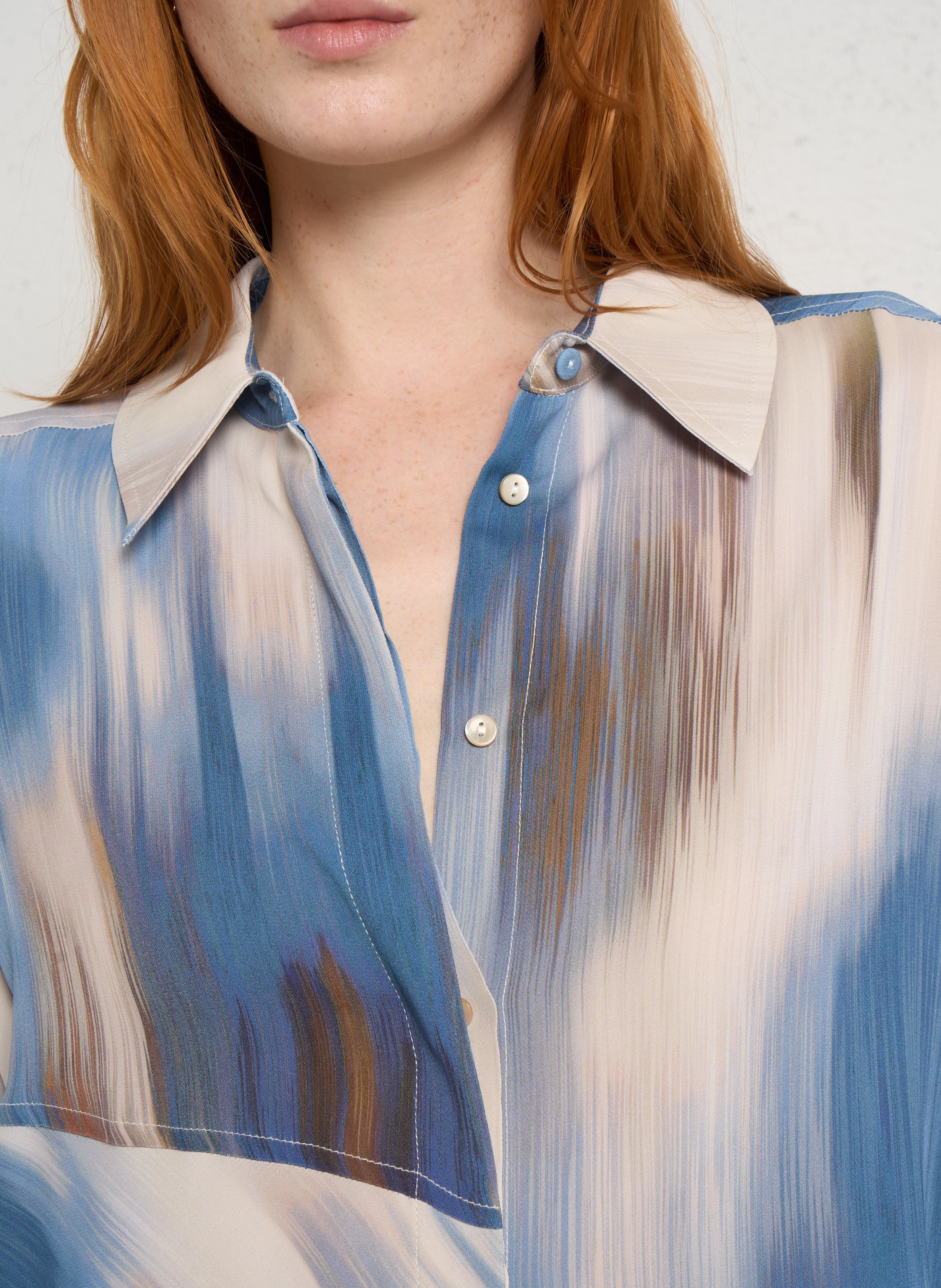 Bedruckte Bluse mit klassischem Kragen MOMONI Mehrfarbig