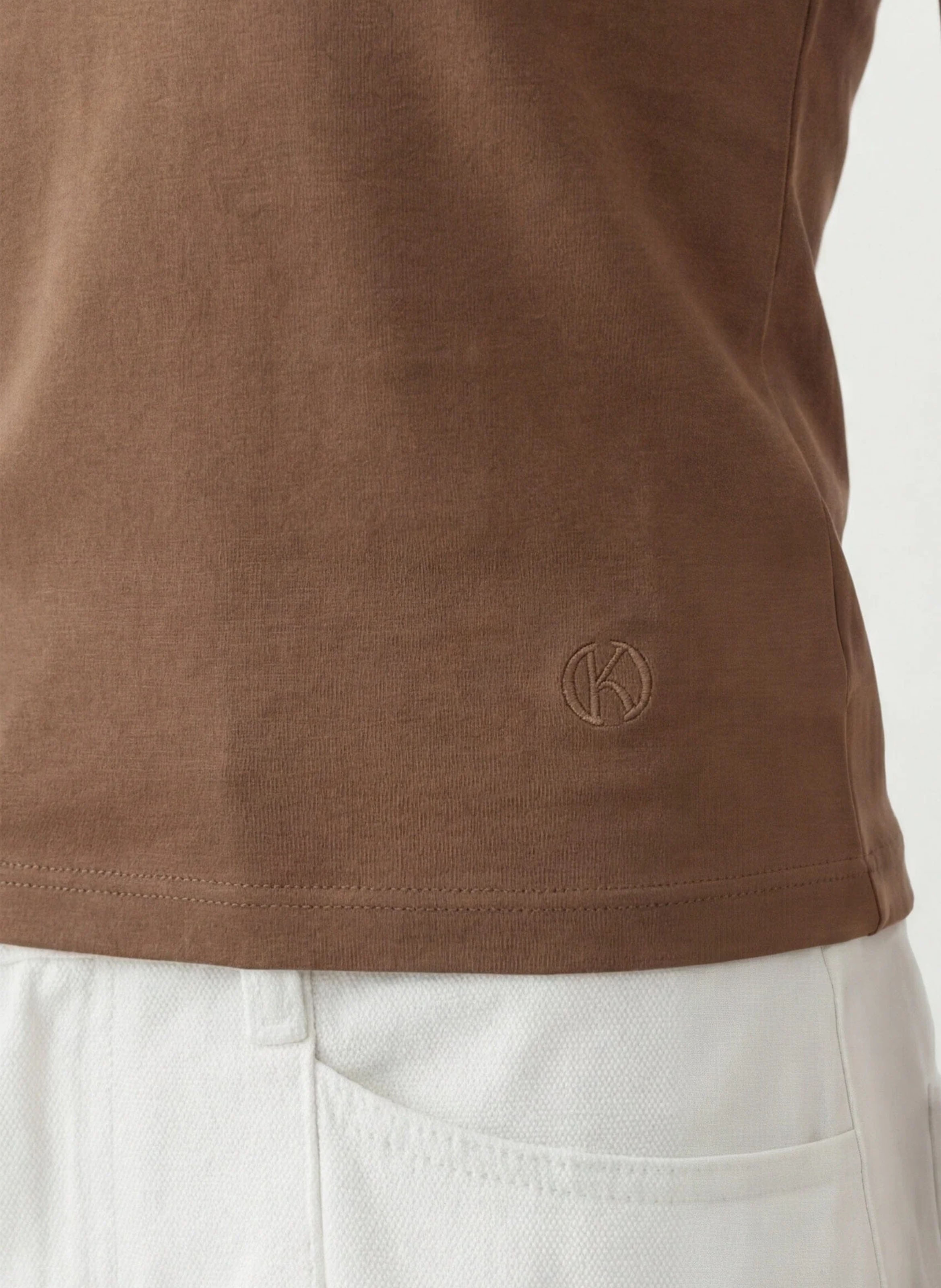 Tee-shirt ajusté col V manches courtes KOOKAI Marron