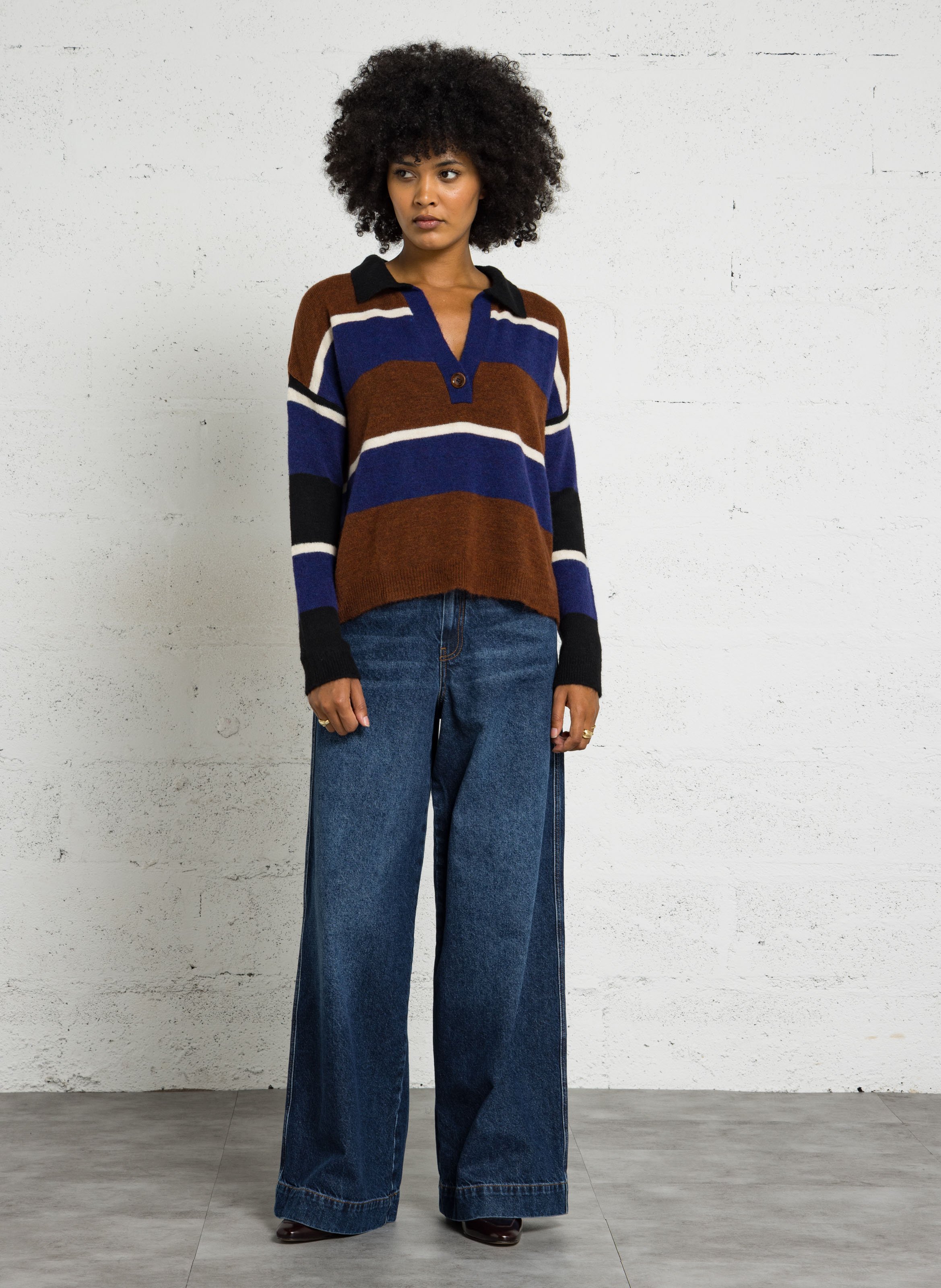 Straight fit V-neck printed sweater TINSELS Brown
