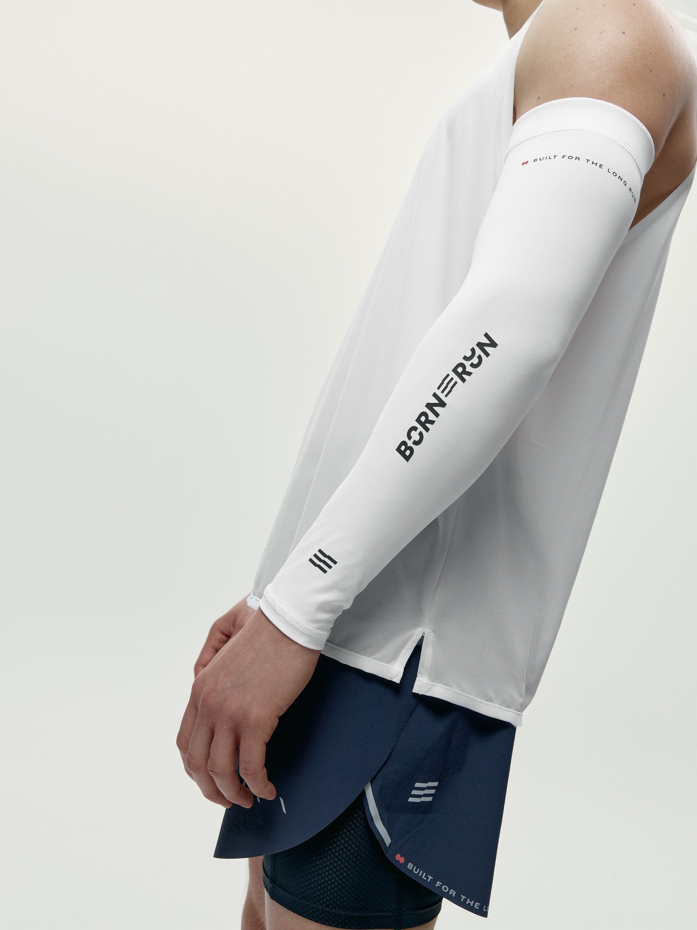 Arm sleeves for running Arm Run elastic fabric with non-slip silicone BORN White