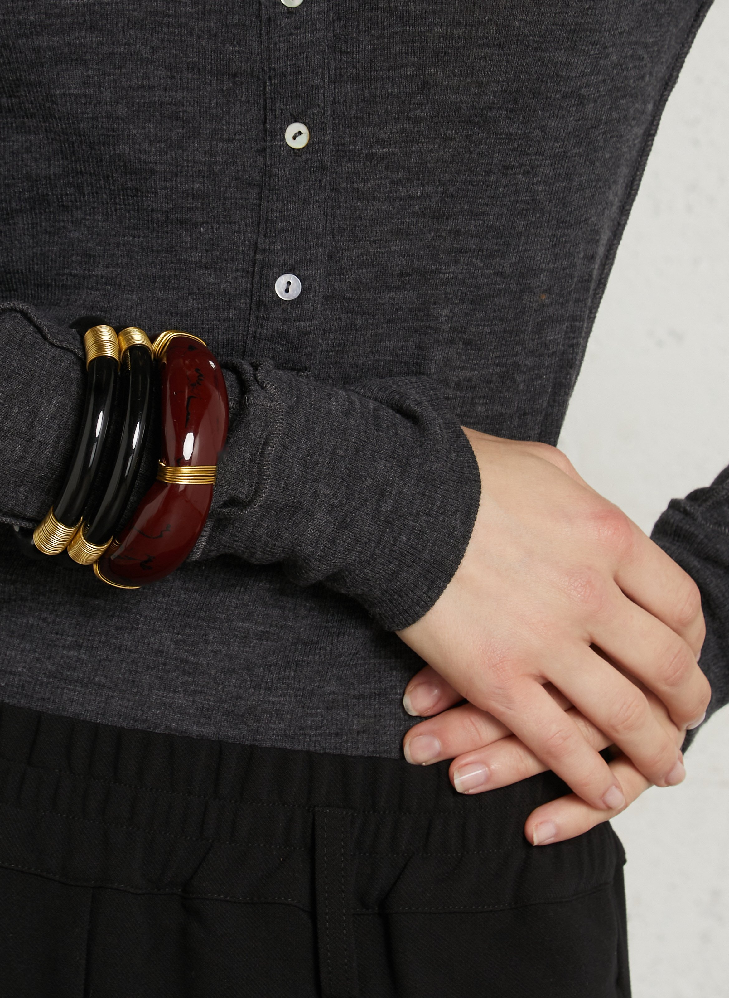 Setje met twee smalle armbanden FEEKA Zwart