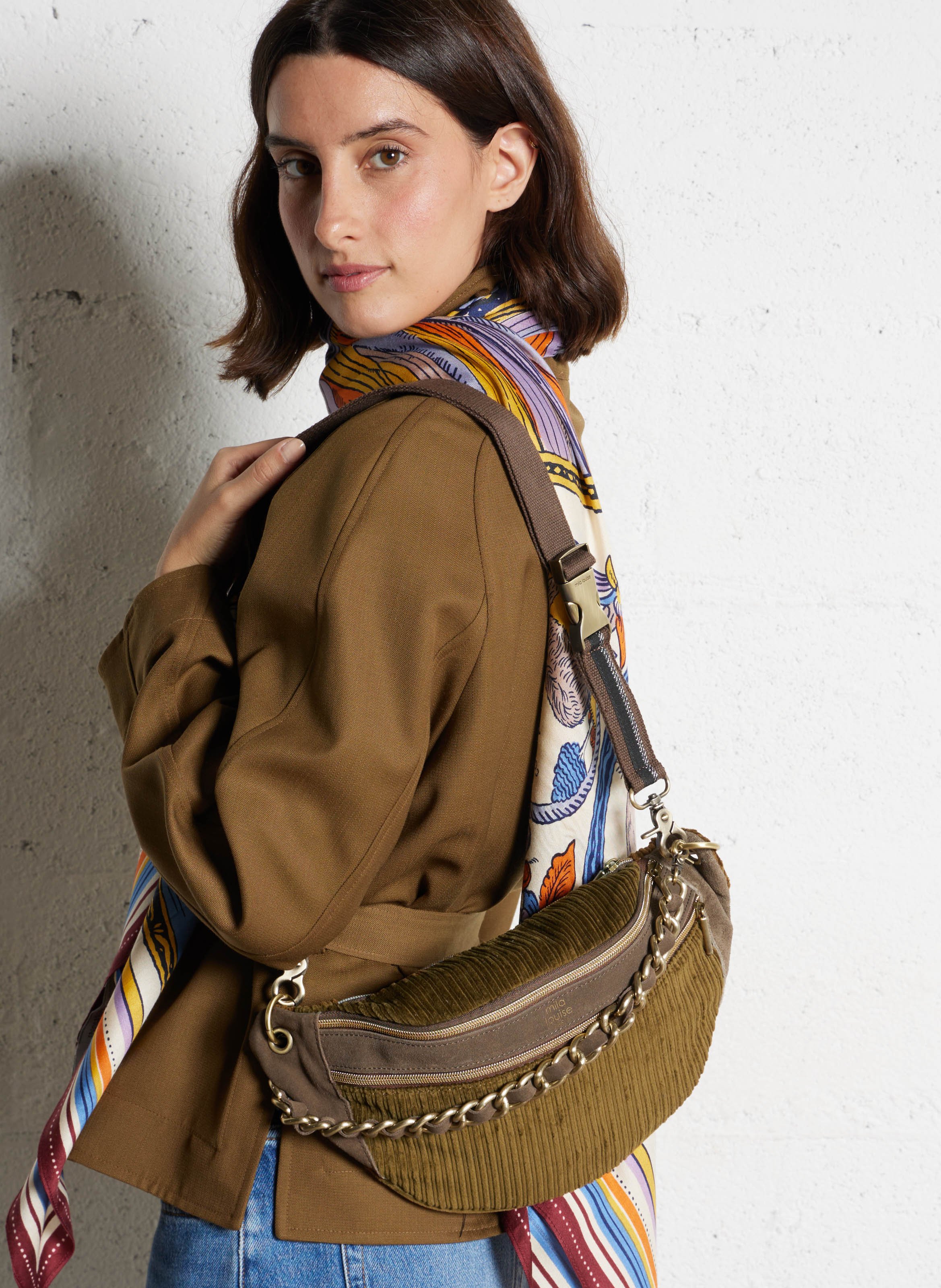 Heuptasje van corduroy MILA LOUISE Kaki