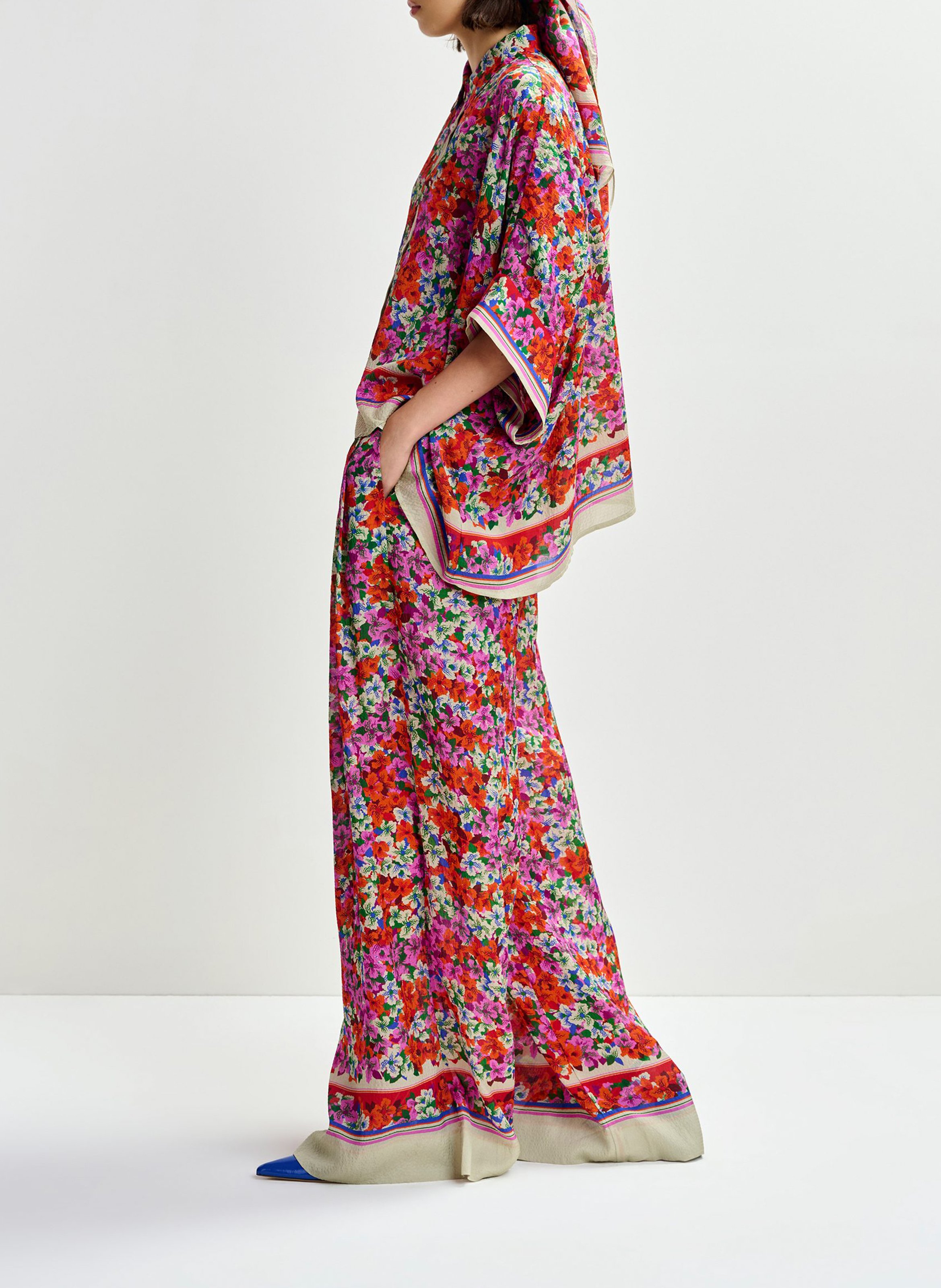 NE PAS REF ERREUR ESSENTIEL ANTWERP Red