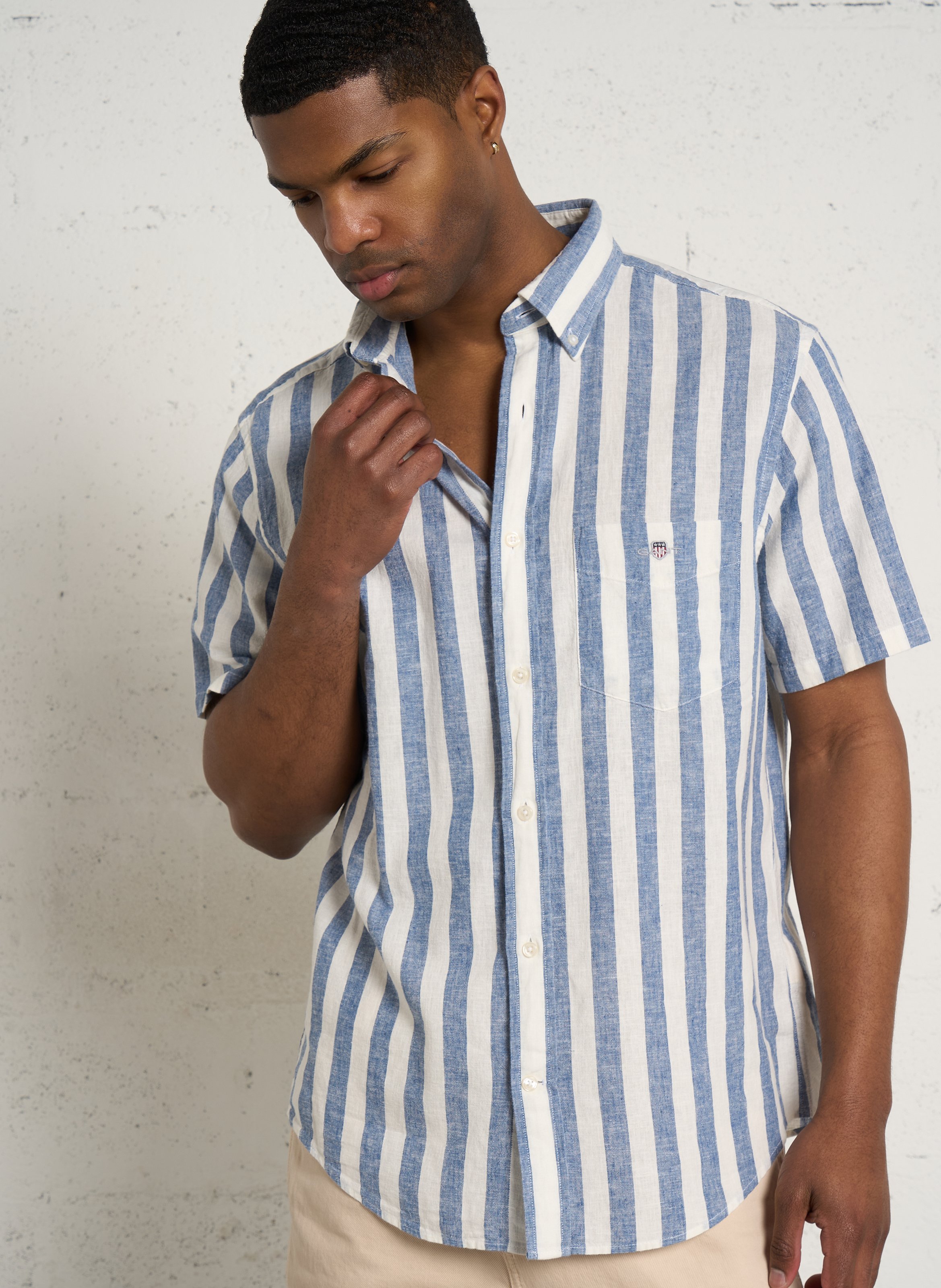 Chemise regular-fit col américain rayée en lin et coton GANT