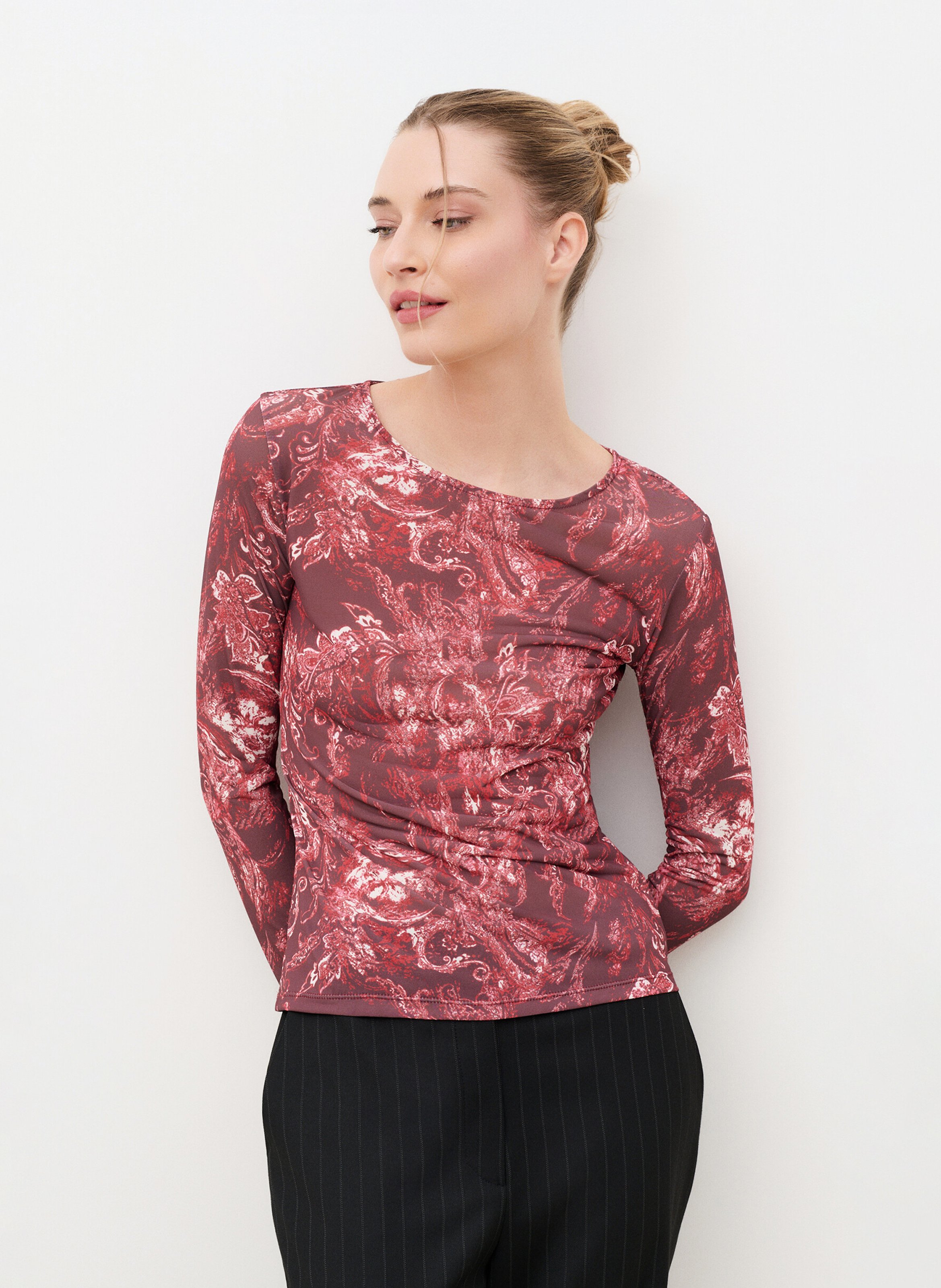 Eng anliegendes bedrucktes T-Shirt mit Rundhalsausschnitt CAROLL Rot