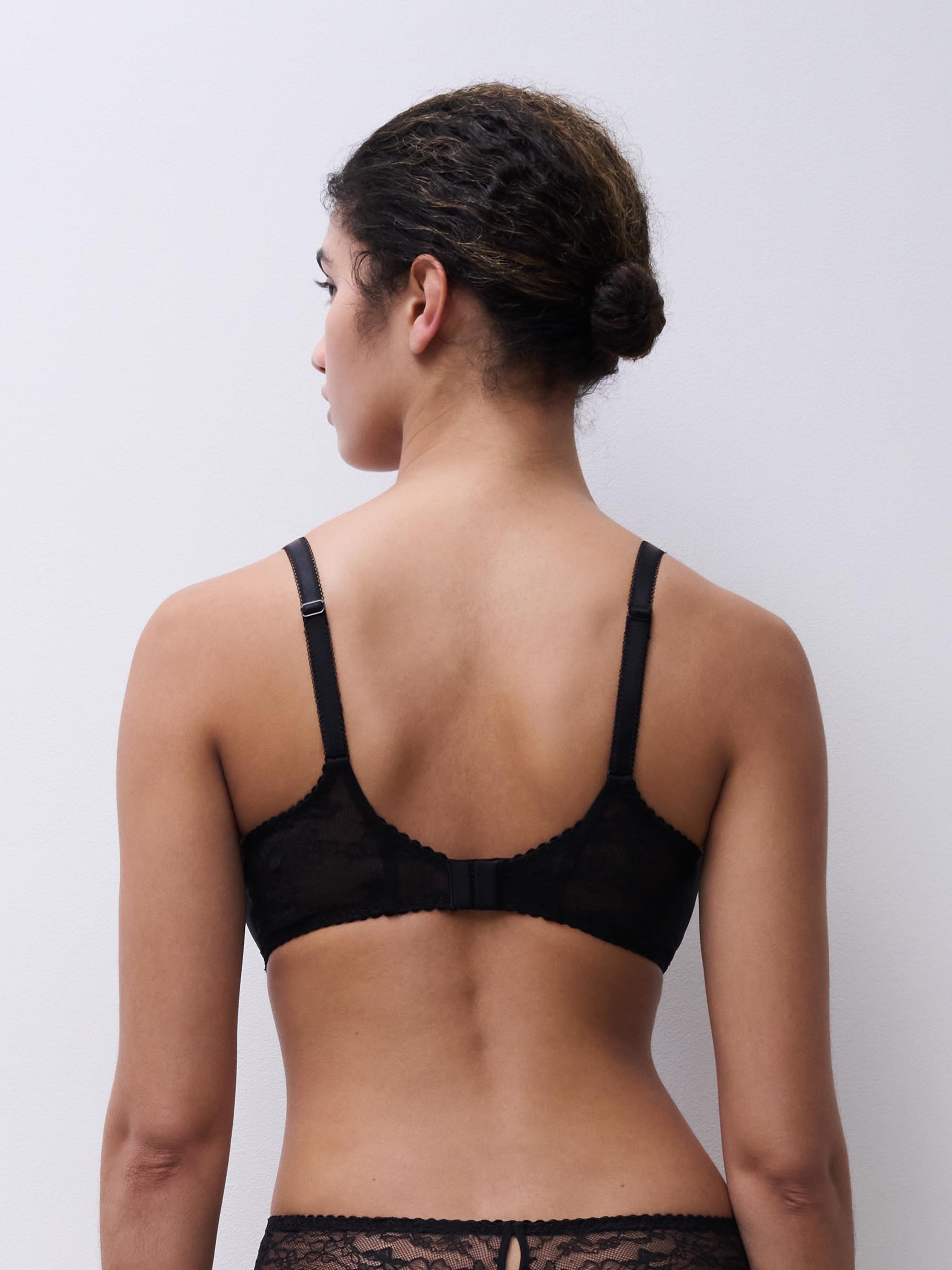 Memory foam half-cup bra CHANTELLE PULP Black