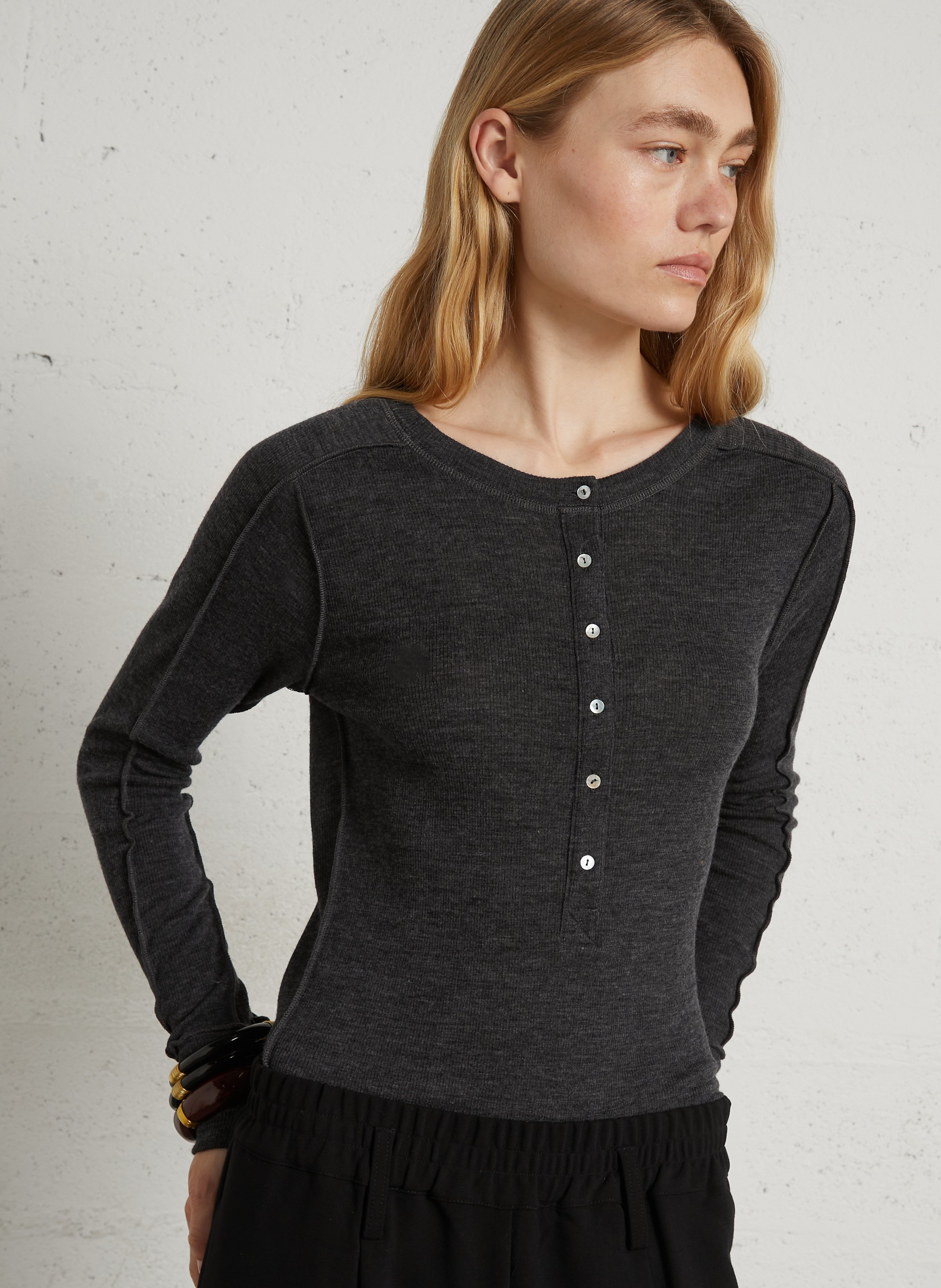 Rundhals-T-Shirt aus Wolle SOEUR Grau