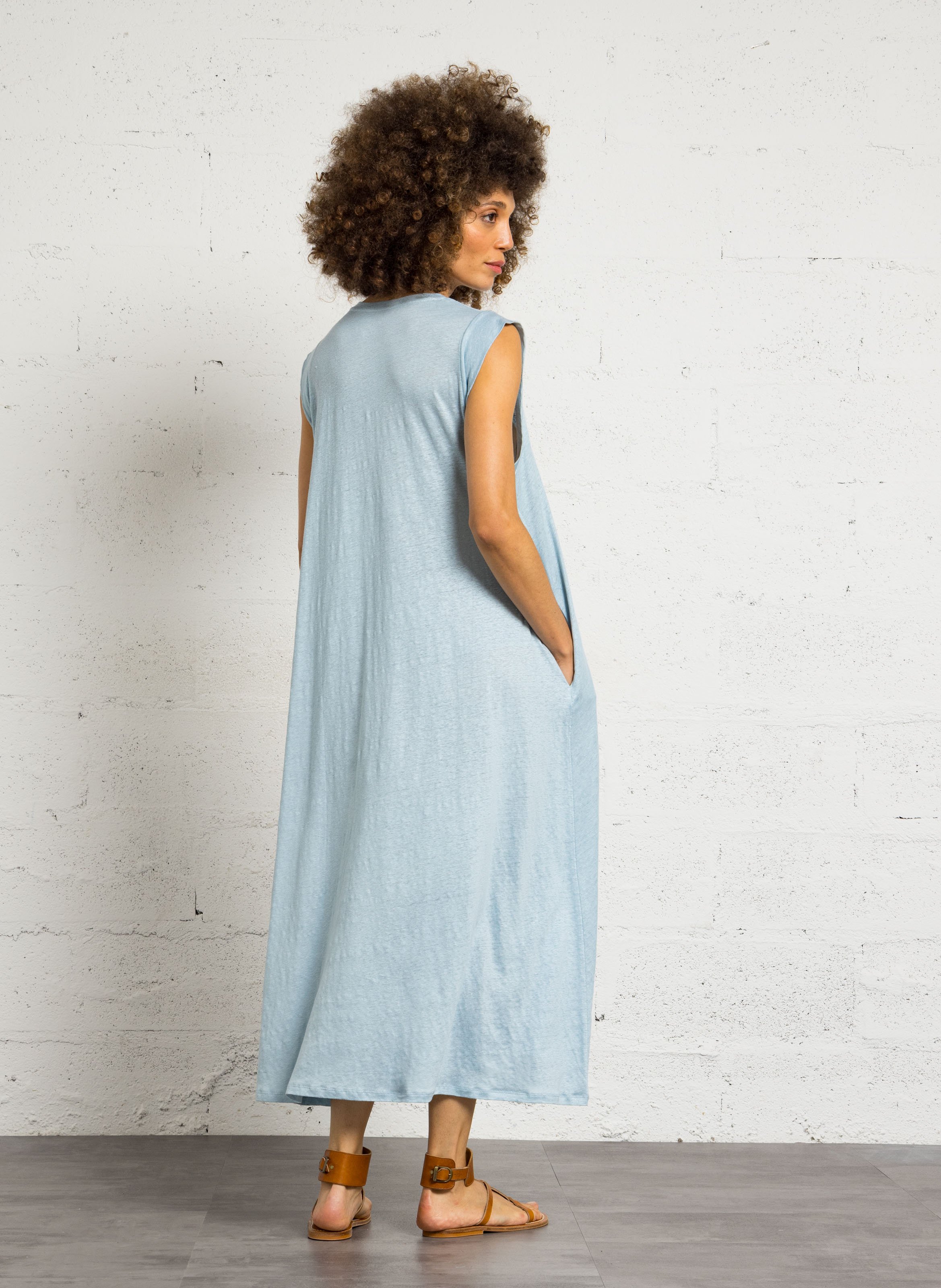 Langes Leinen-Mix-Kleid mit V-Ausschnitt MAJESTIC FILATURES Blau