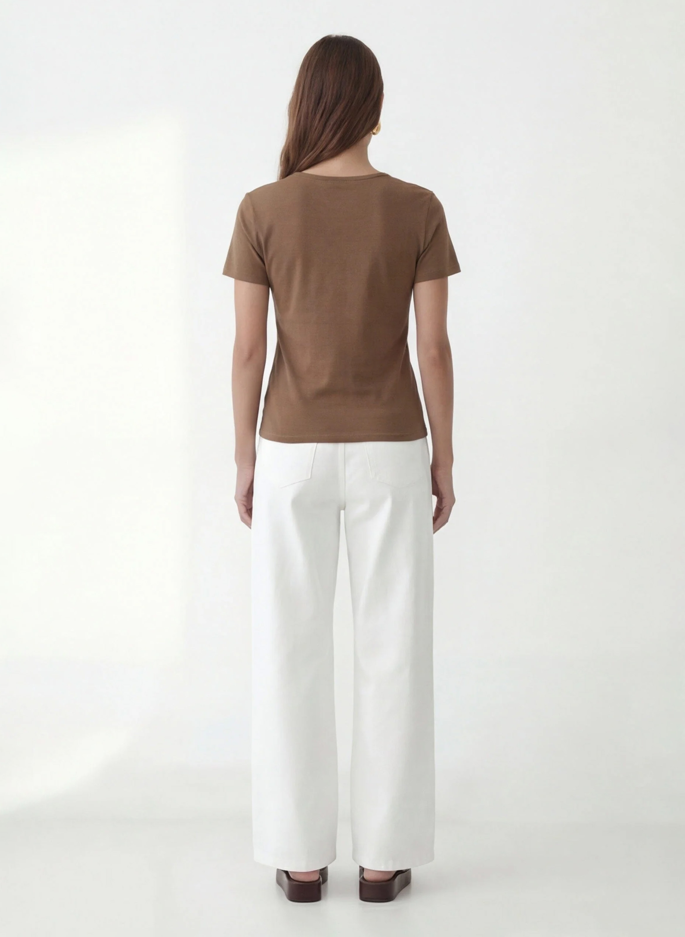 Tee-shirt ajusté col V manches courtes KOOKAI Marron