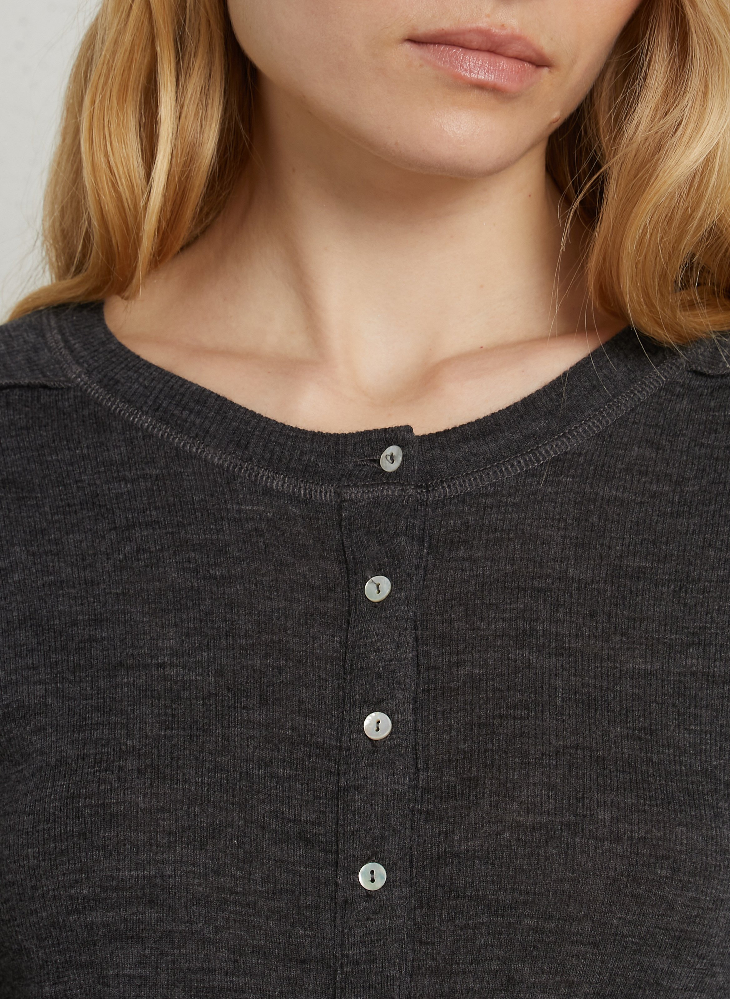 Rundhals-T-Shirt aus Wolle SOEUR Grau