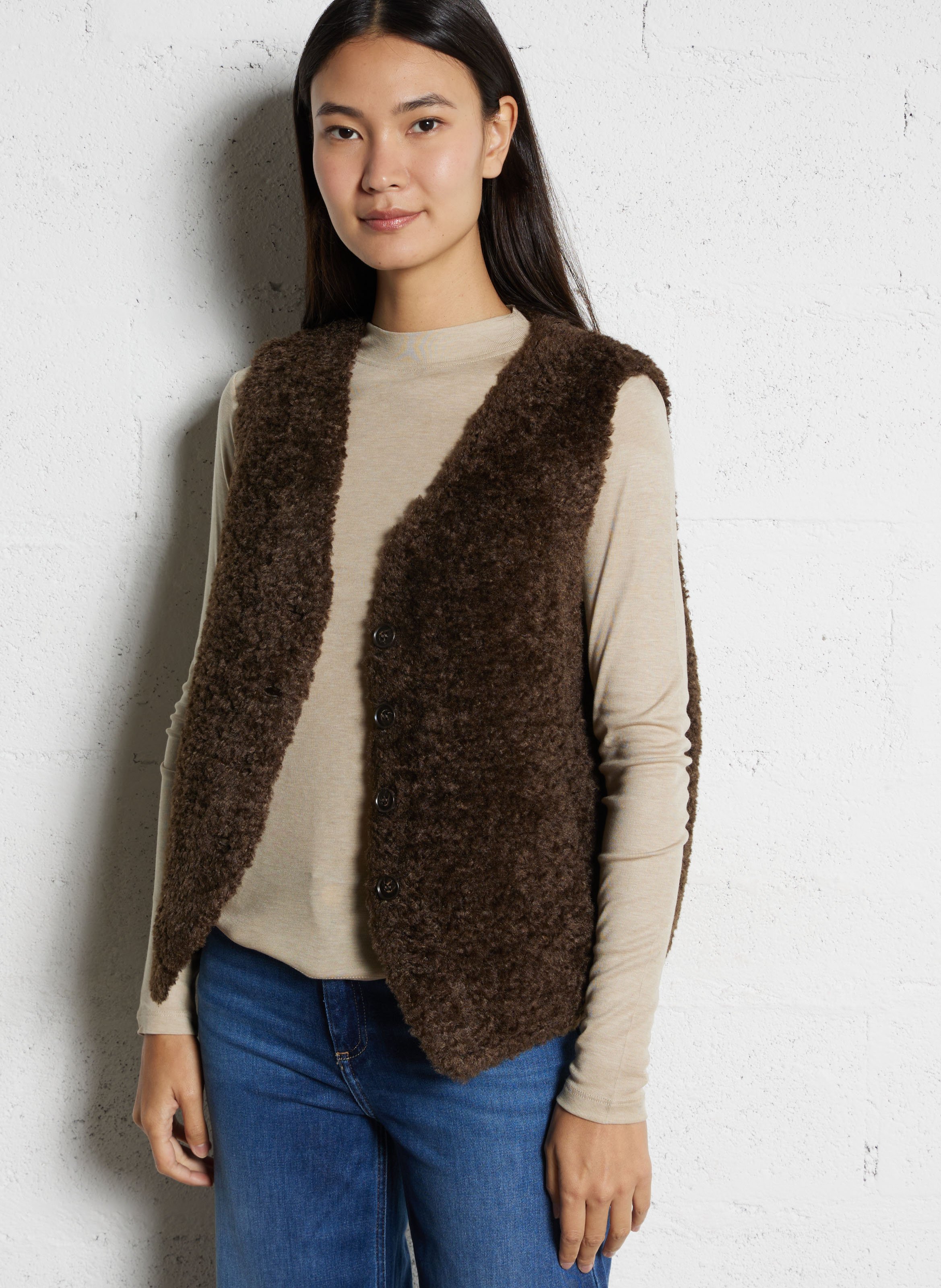 V-Ausschnitt Weste aus Kunstpelz THE KORNER Braun